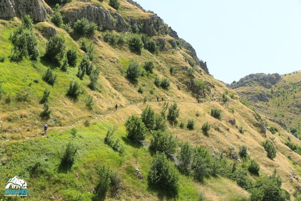 3-zagori-mountain-running.jpg