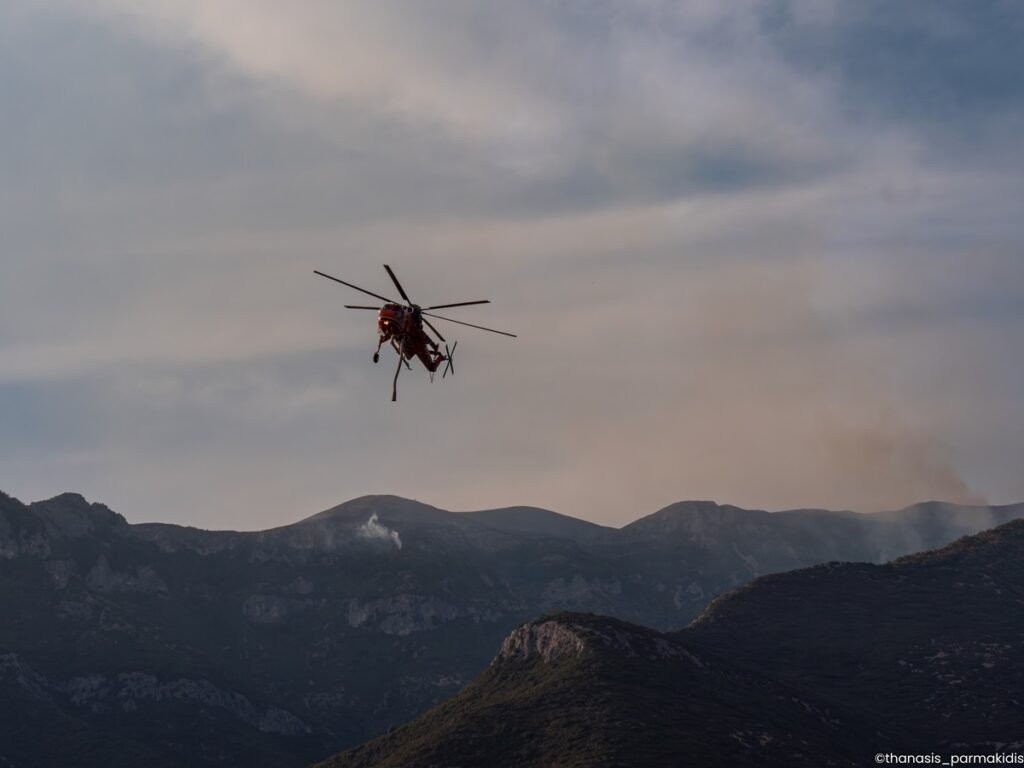 Καβάλα: Μαίνεται για πέμπτη ημέρα η φωτιά στο Παγγαίο Όρος – Επιχειρούν οκτώ εναέρια μέσα