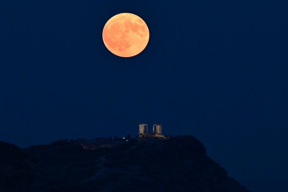 Πανσέληνος Σεπτεμβρίου: Μάγεψε το «φεγγάρι του καλαμποκιού»