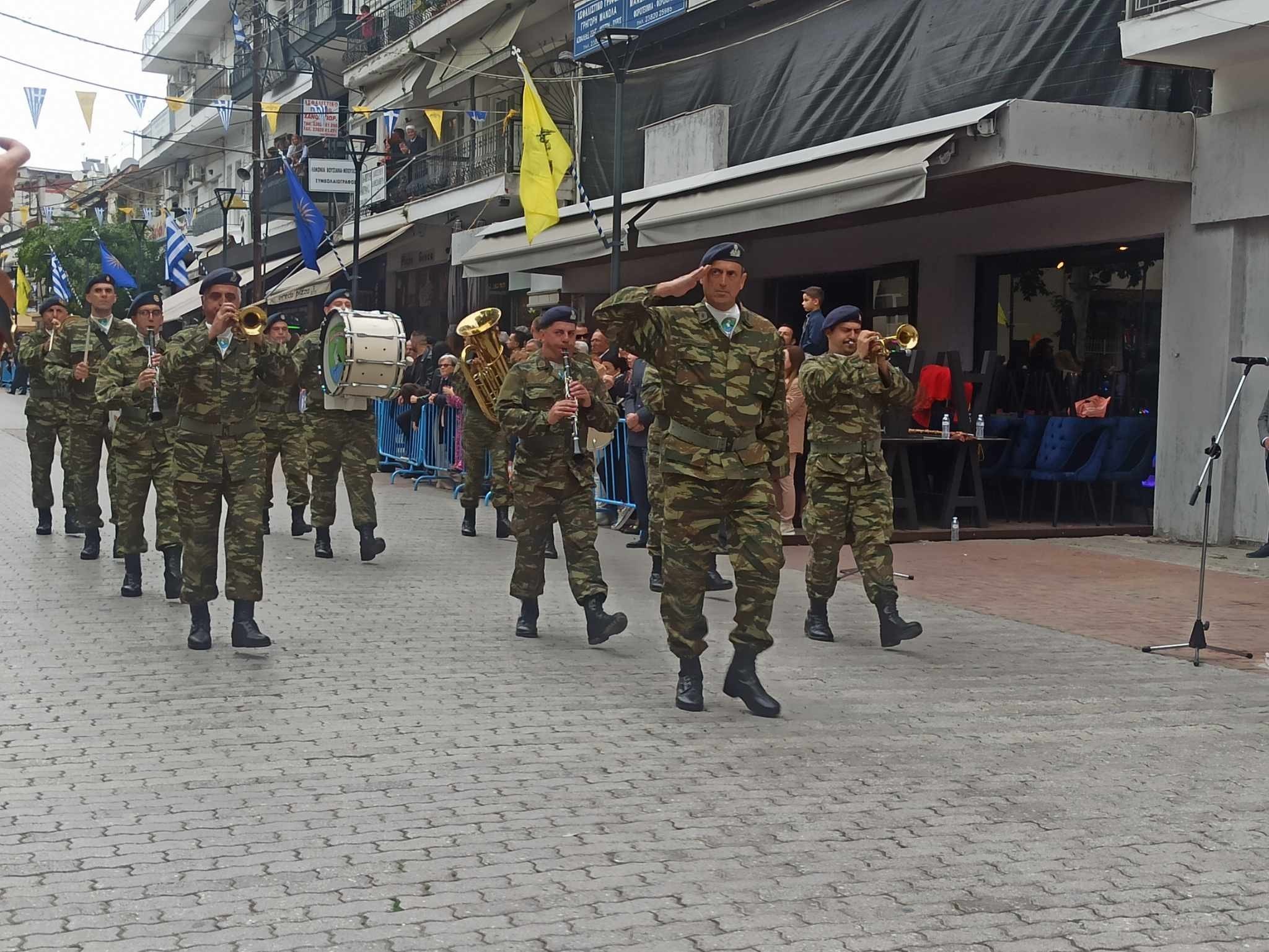 Γιαννιτσά/20η Οκτωβρίου: Υπέροχοι Σύλλογοι και Στρατός στην επετειακή παρέλαση (φώτος, video)