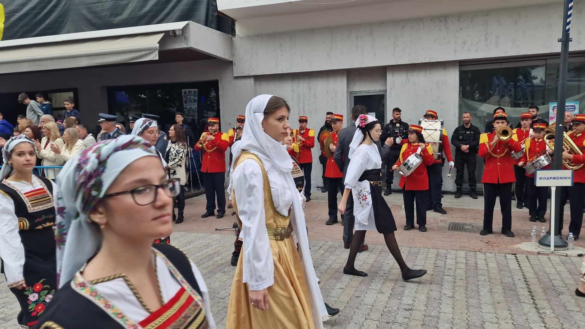 Γιαννιτσά/20η Οκτωβρίου: Υπέροχοι Σύλλογοι και Στρατός στην επετειακή παρέλαση (φώτος, video)