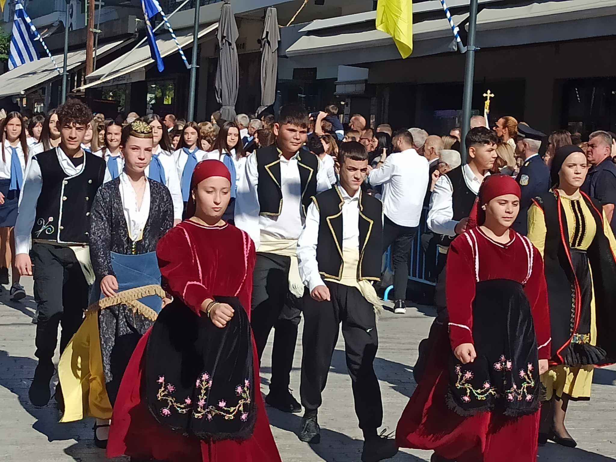 28η Οκτωβρίου/Γιαννιτσά: Με καλοκαιρινό καιρό η παρέλαση στον Πεζόδρομο της πόλης