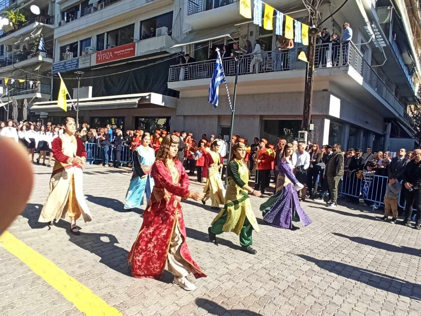 28η Οκτωβρίου/Γιαννιτσά: Με καλοκαιρινό καιρό η παρέλαση στον Πεζόδρομο της πόλης