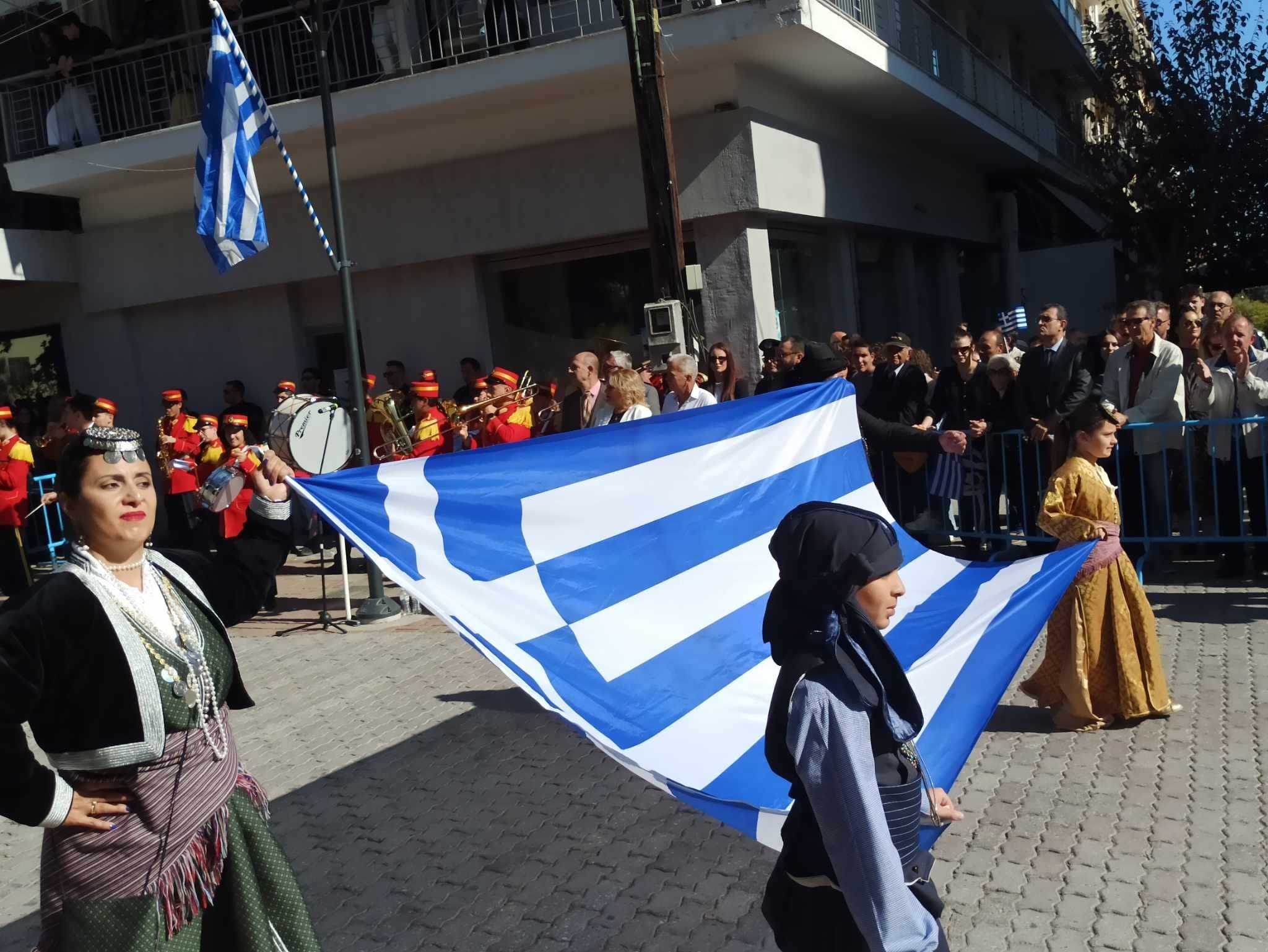 28η Οκτωβρίου/Γιαννιτσά: Με καλοκαιρινό καιρό η παρέλαση στον Πεζόδρομο της πόλης