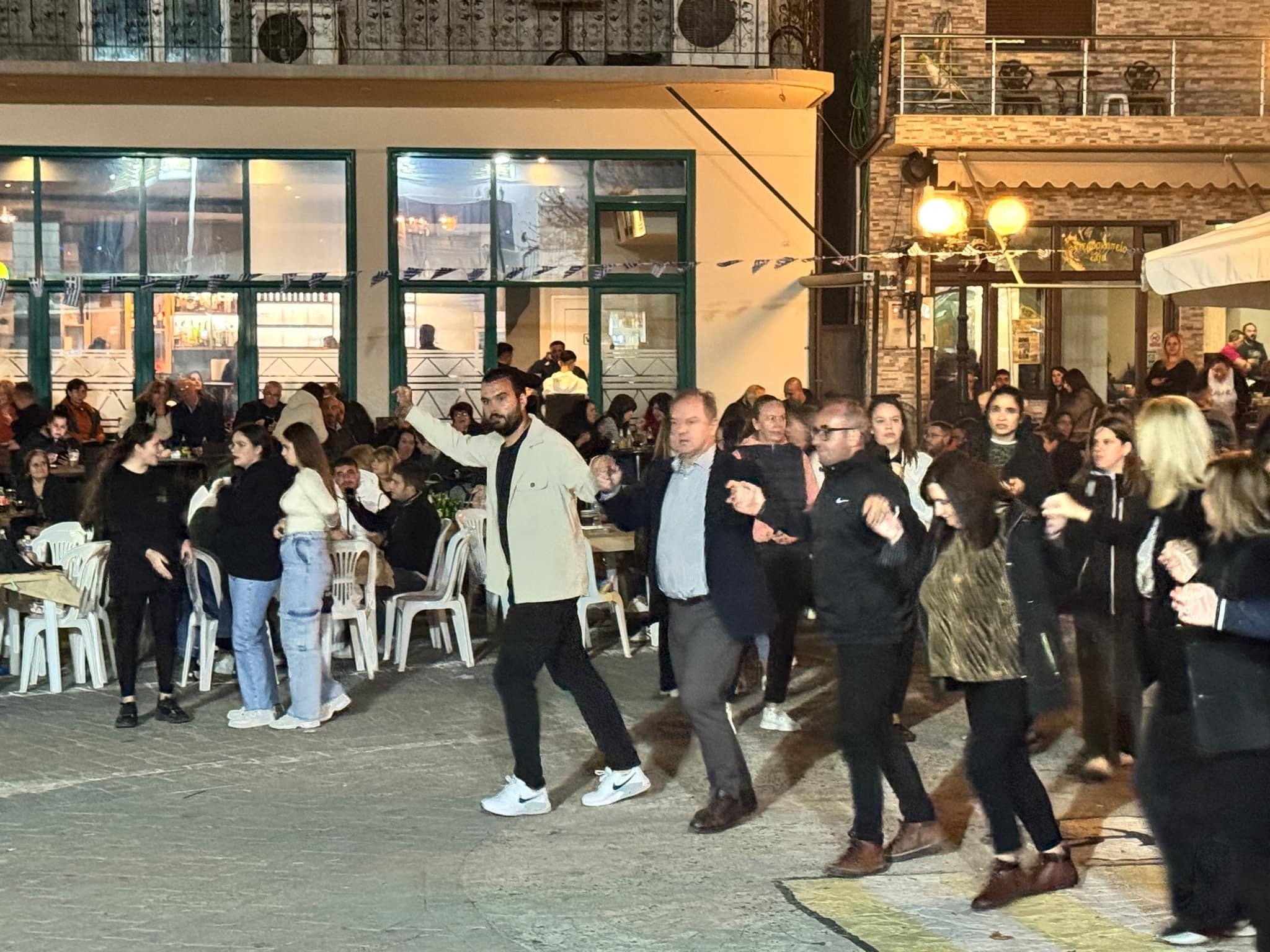 Στους Προμάχους ο ΥφΑΑΤ: Χόρεψε Ελληνικούς χορούς της Μακεδονίας