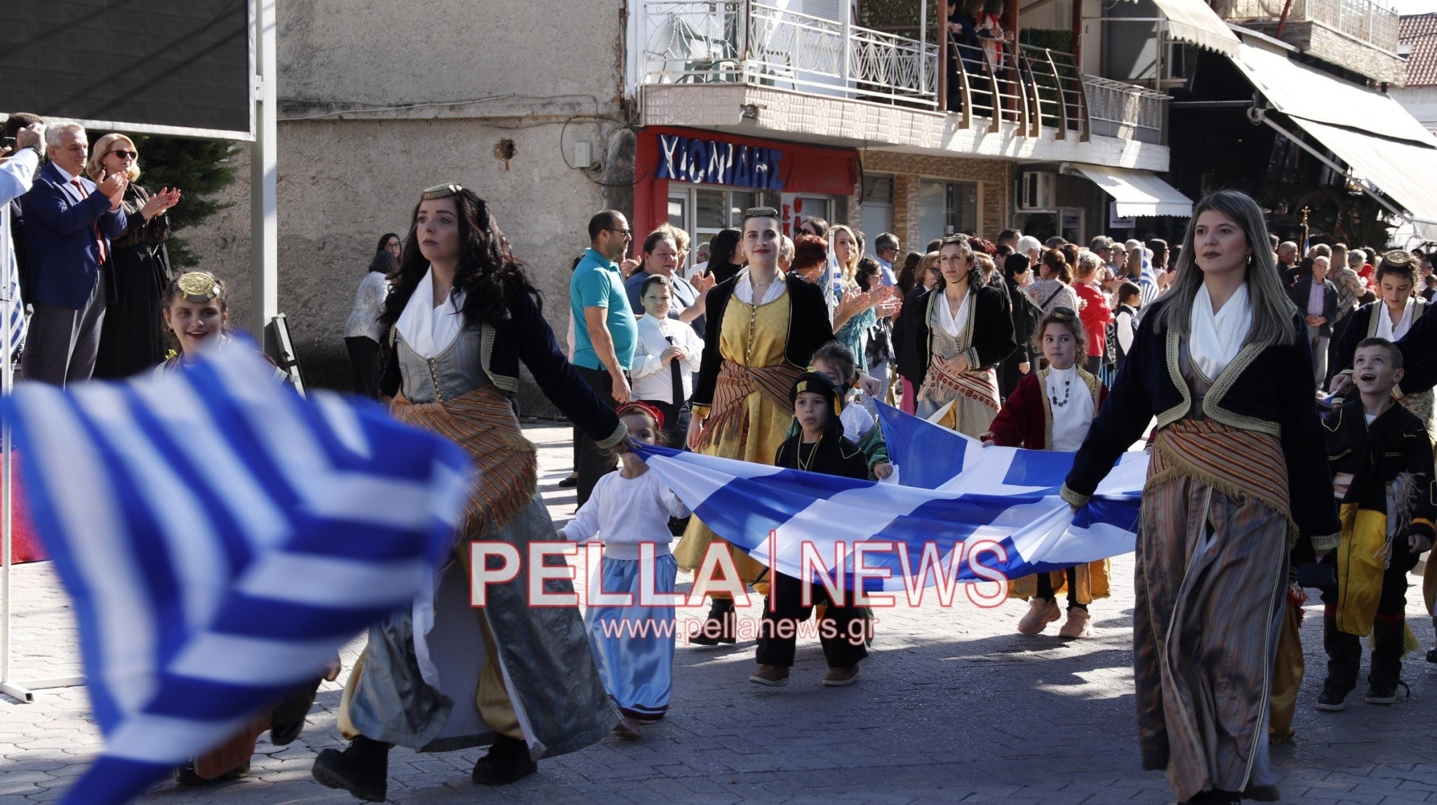 Η παρέλαση των Συλλόγων στην Κρύα Βρύση (φωτογραφίες/βίντεο)