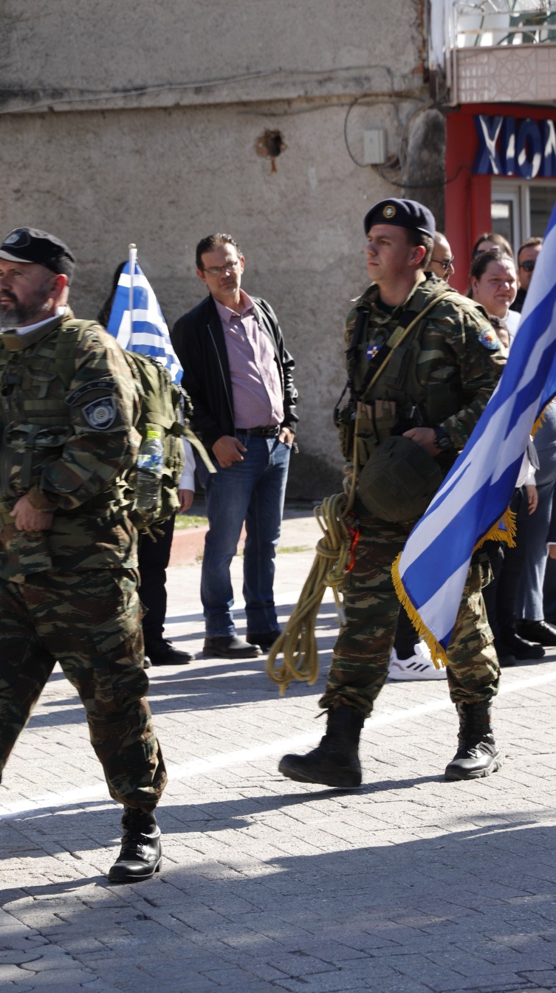 Η παρέλαση των Συλλόγων στην Κρύα Βρύση (φωτογραφίες/βίντεο)