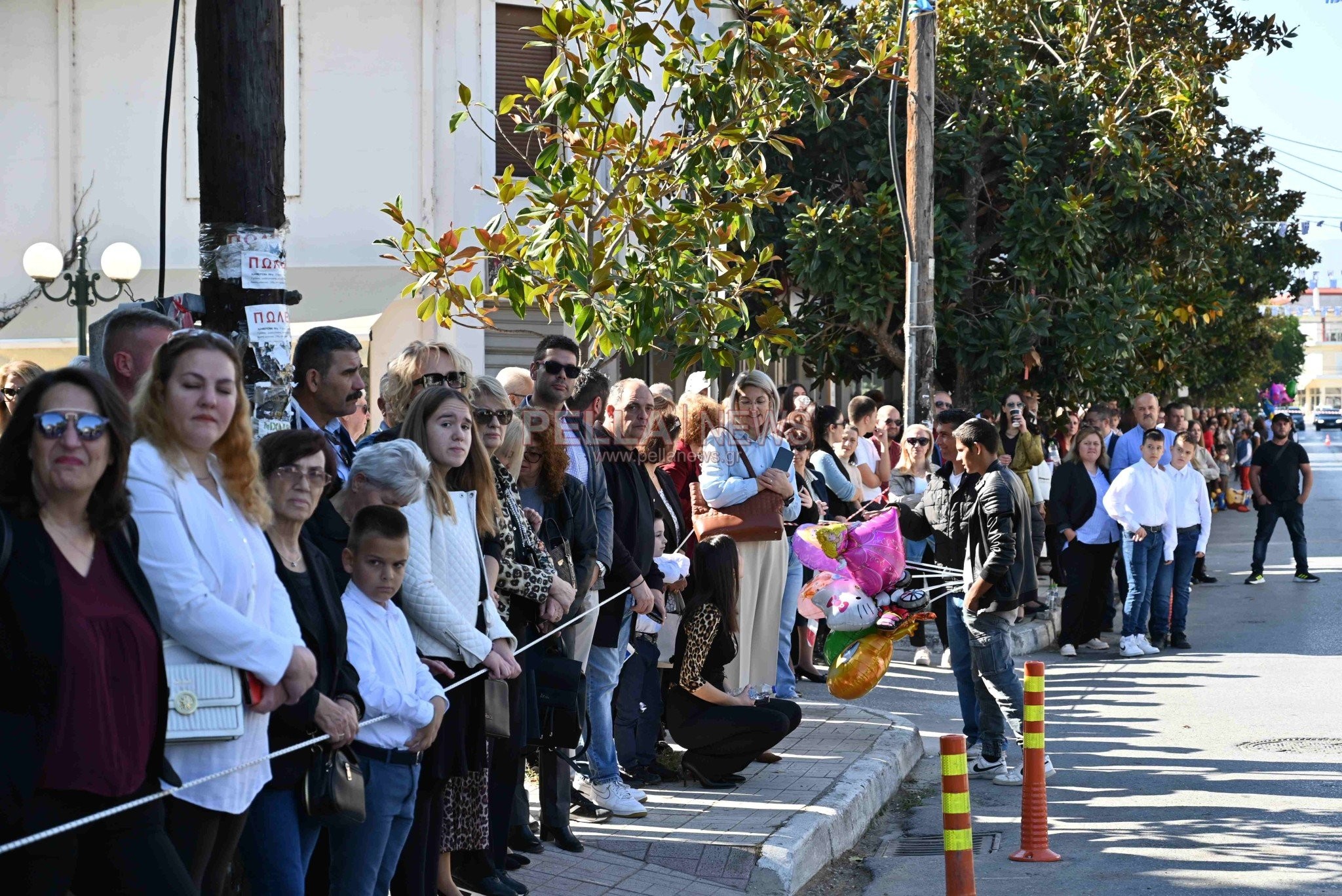 Σκύδρα: Σχολεία και πολιτιστικοί σύλλογοι παρέλασαν περήφανα τιμώντας το ηρωικό "ΟΧΙ"