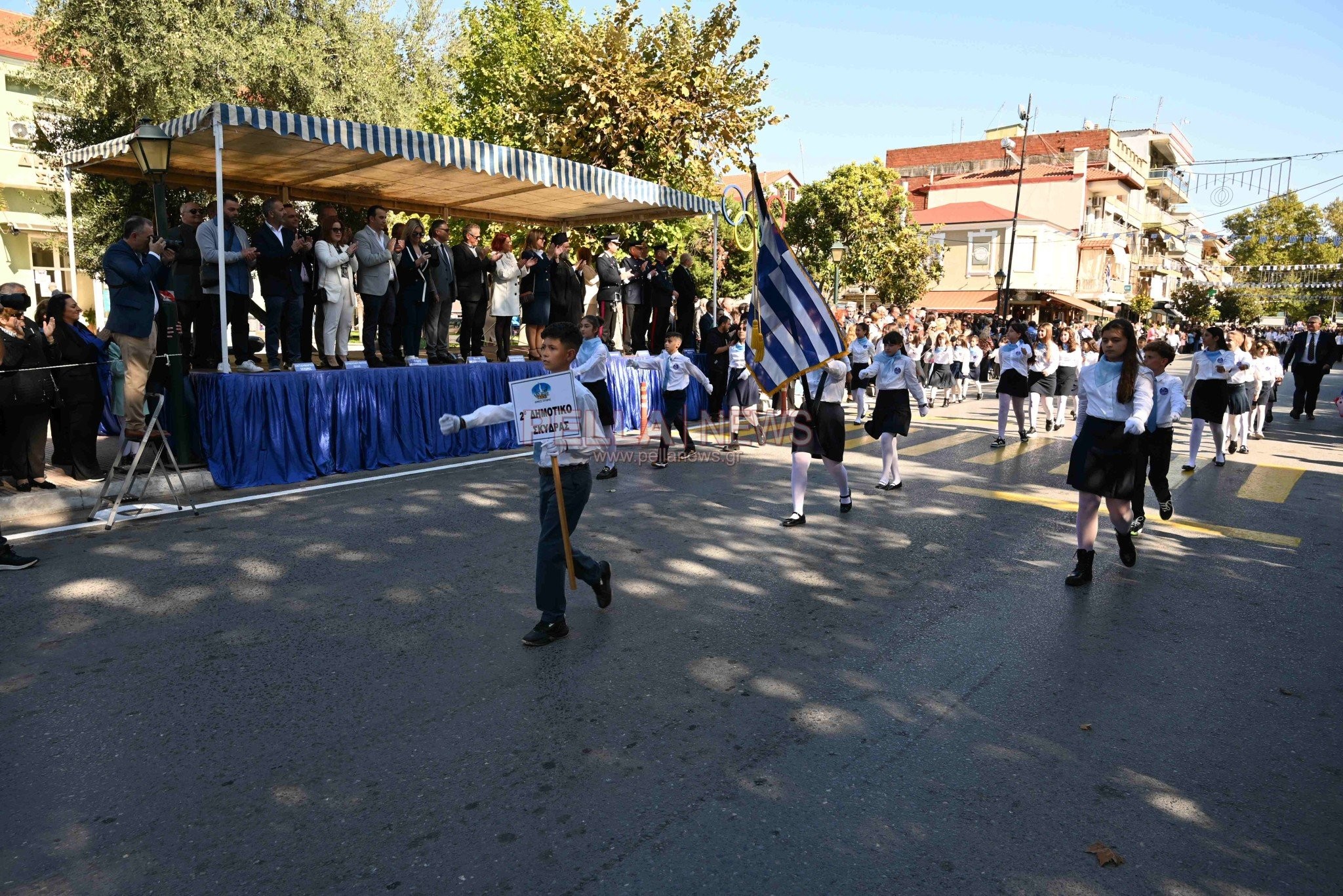 Σκύδρα: Σχολεία και πολιτιστικοί σύλλογοι παρέλασαν περήφανα τιμώντας το ηρωικό "ΟΧΙ"