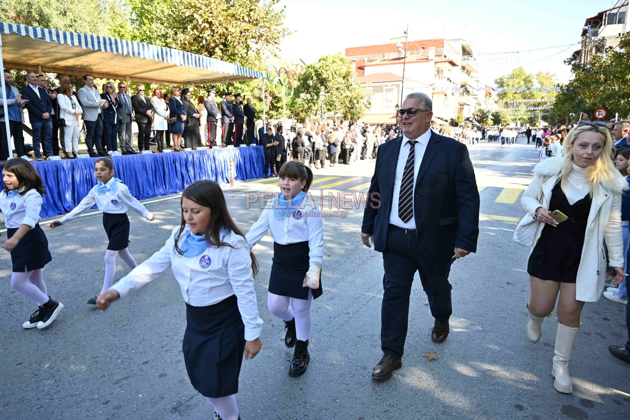 Παρέλαση 28ης Οκτωβρίου στη Σκύδρα: Ένα χειροκρότημα και για τους εκπαιδευτικούς