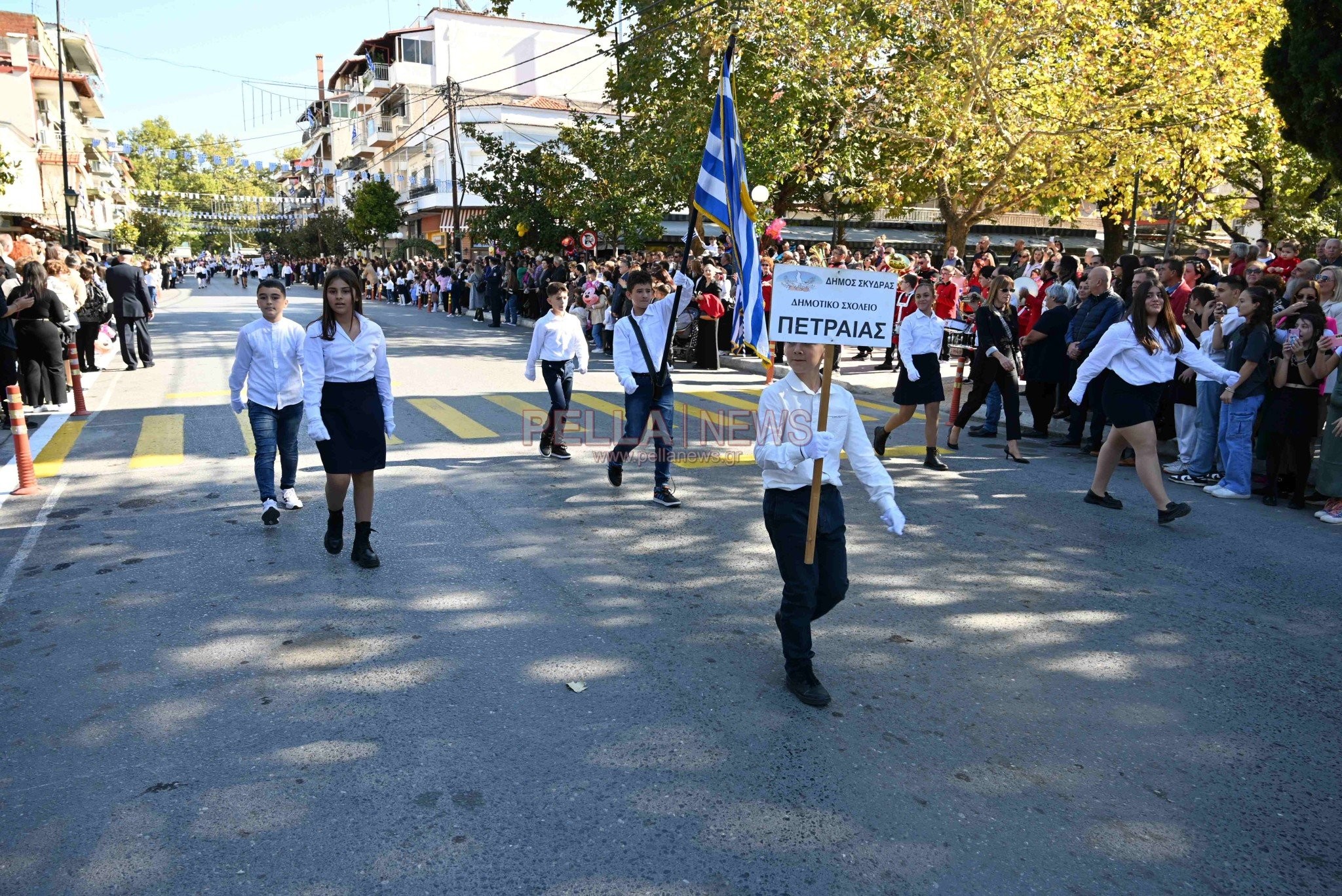 Σκύδρα: Σχολεία και πολιτιστικοί σύλλογοι παρέλασαν περήφανα τιμώντας το ηρωικό "ΟΧΙ"