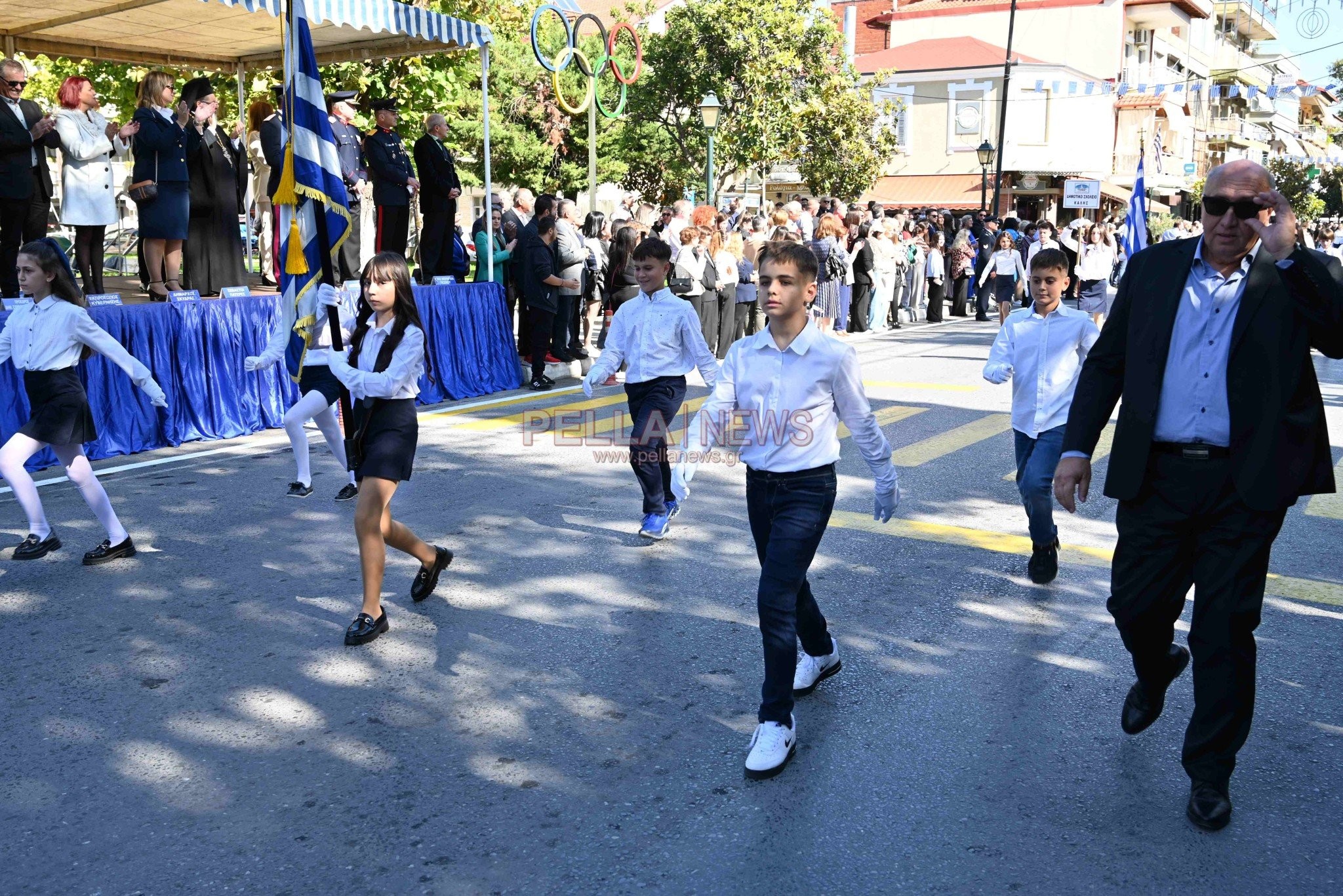 Παρέλαση 28ης Οκτωβρίου στη Σκύδρα: Ένα χειροκρότημα και για τους εκπαιδευτικούς