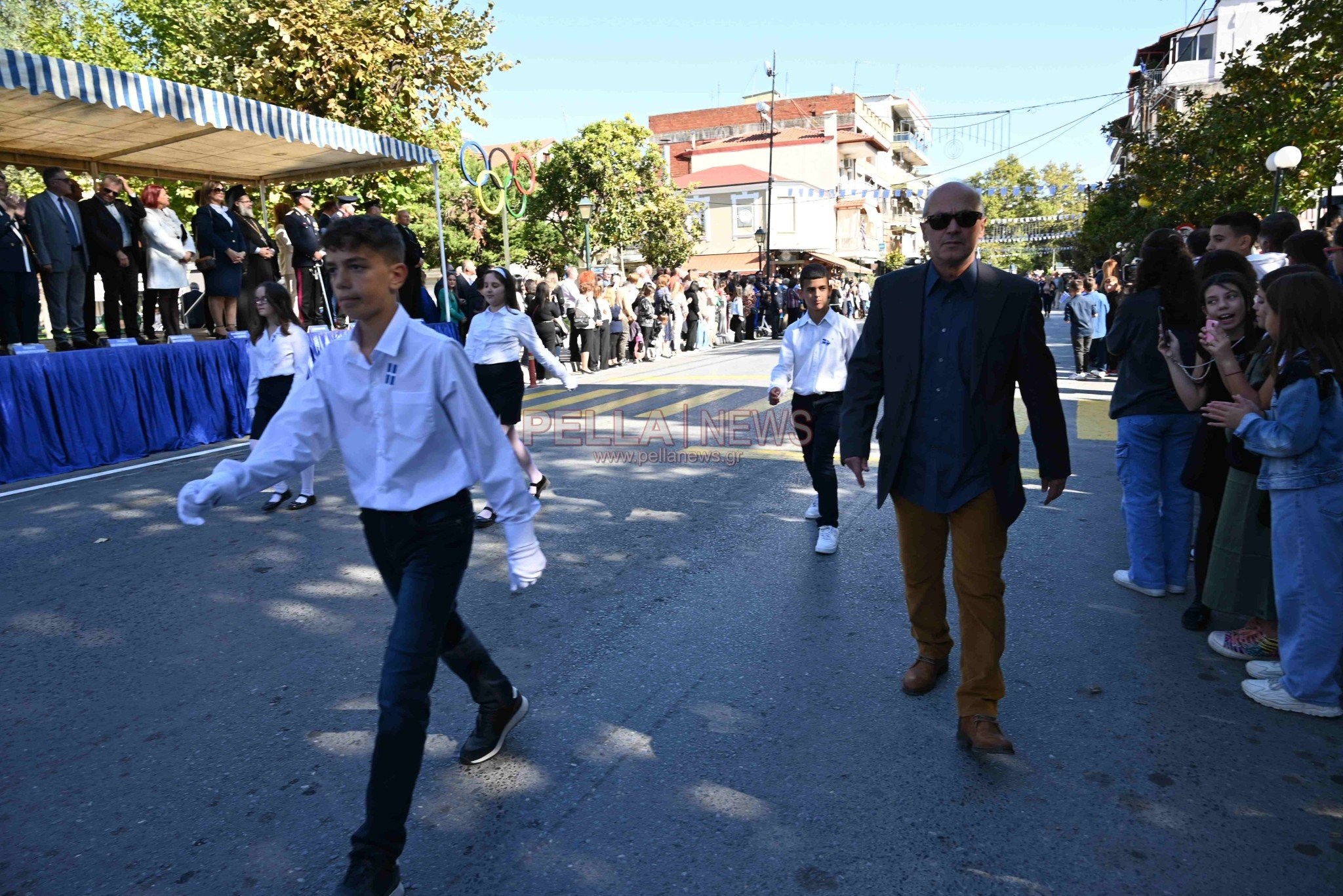 Παρέλαση 28ης Οκτωβρίου στη Σκύδρα: Ένα χειροκρότημα και για τους εκπαιδευτικούς