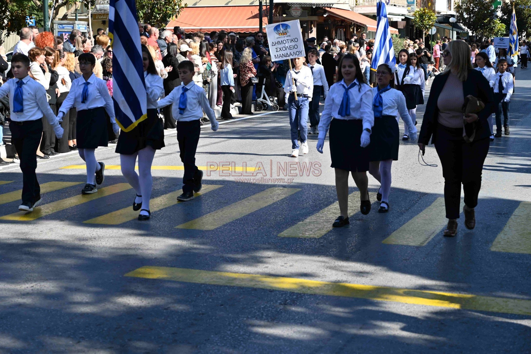 Παρέλαση 28ης Οκτωβρίου στη Σκύδρα: Ένα χειροκρότημα και για τους εκπαιδευτικούς