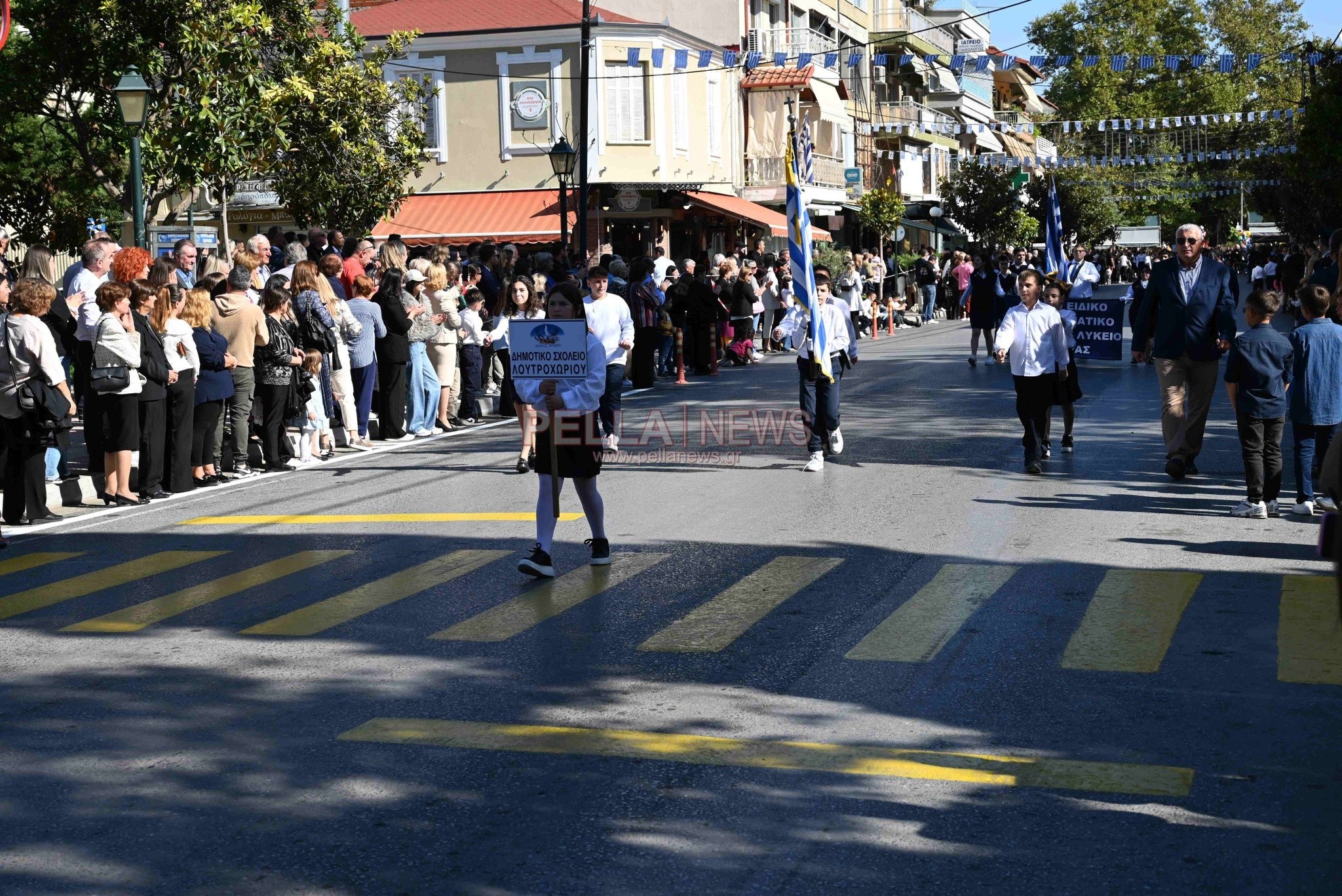 Σκύδρα: Σχολεία και πολιτιστικοί σύλλογοι παρέλασαν περήφανα τιμώντας το ηρωικό "ΟΧΙ"