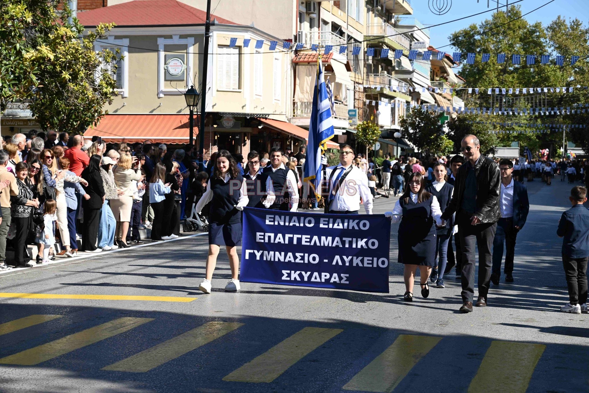 Σκύδρα: Σχολεία και πολιτιστικοί σύλλογοι παρέλασαν περήφανα τιμώντας το ηρωικό "ΟΧΙ"