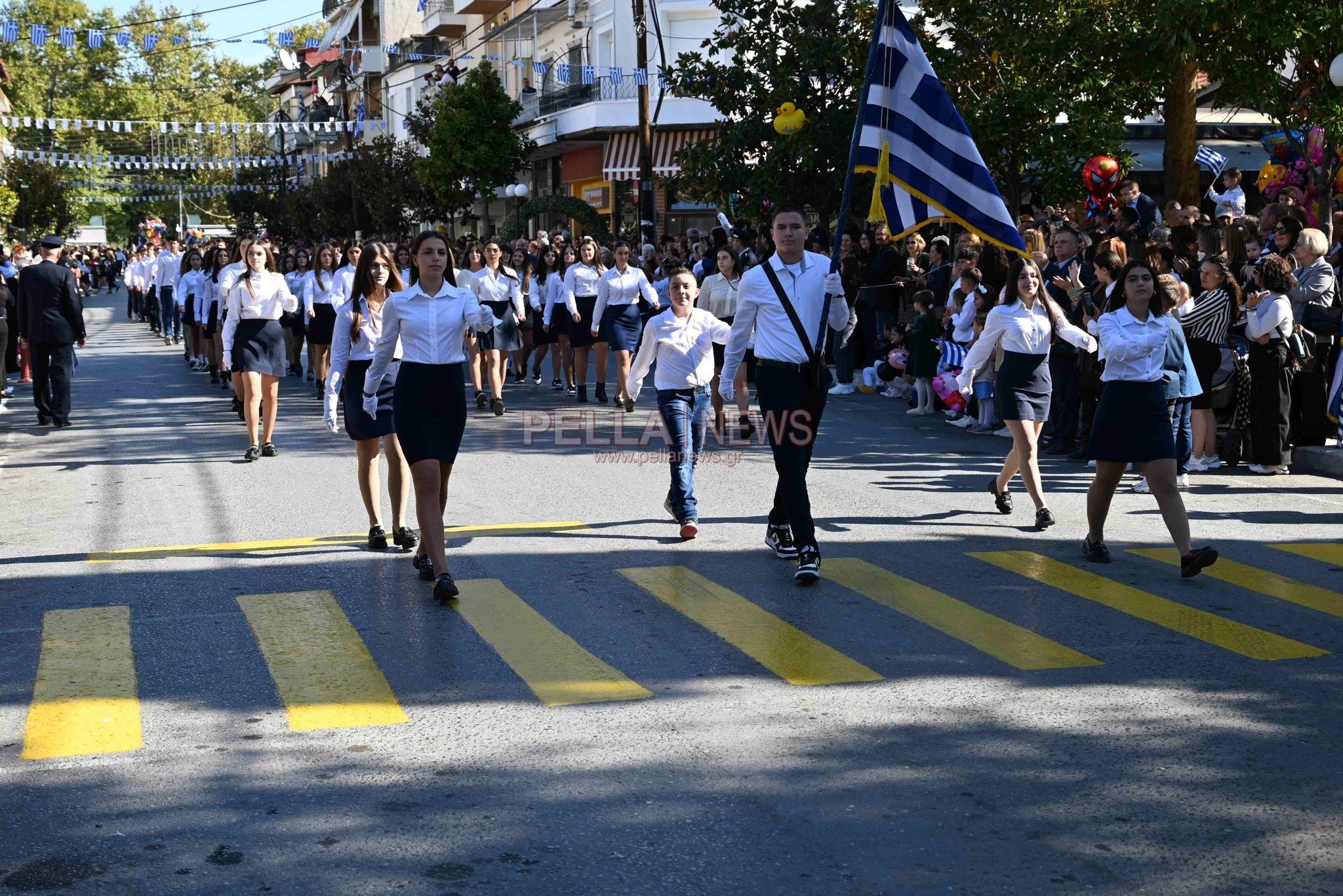 Σκύδρα: Σχολεία και πολιτιστικοί σύλλογοι παρέλασαν περήφανα τιμώντας το ηρωικό "ΟΧΙ"