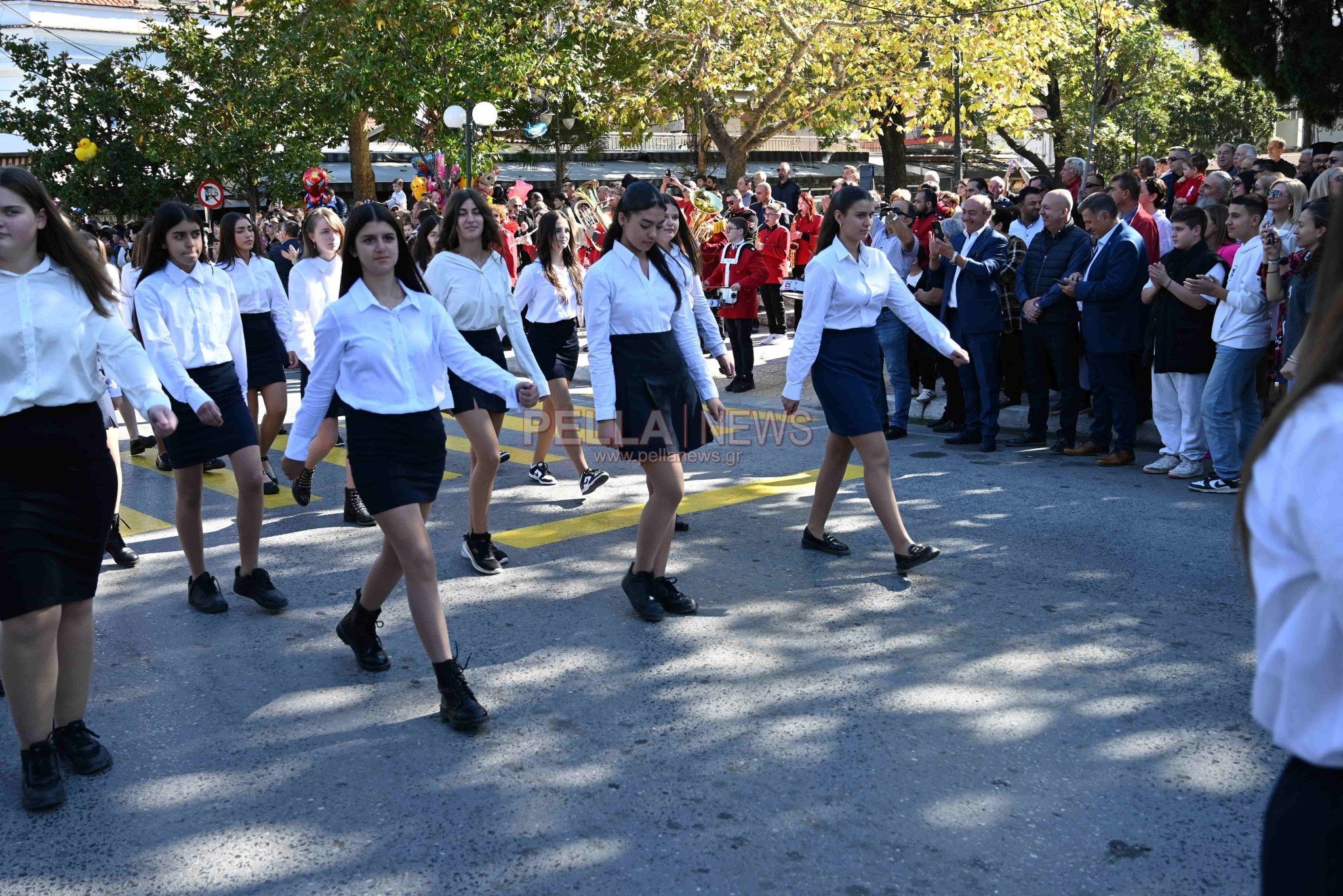 Σκύδρα: Σχολεία και πολιτιστικοί σύλλογοι παρέλασαν περήφανα τιμώντας το ηρωικό "ΟΧΙ"