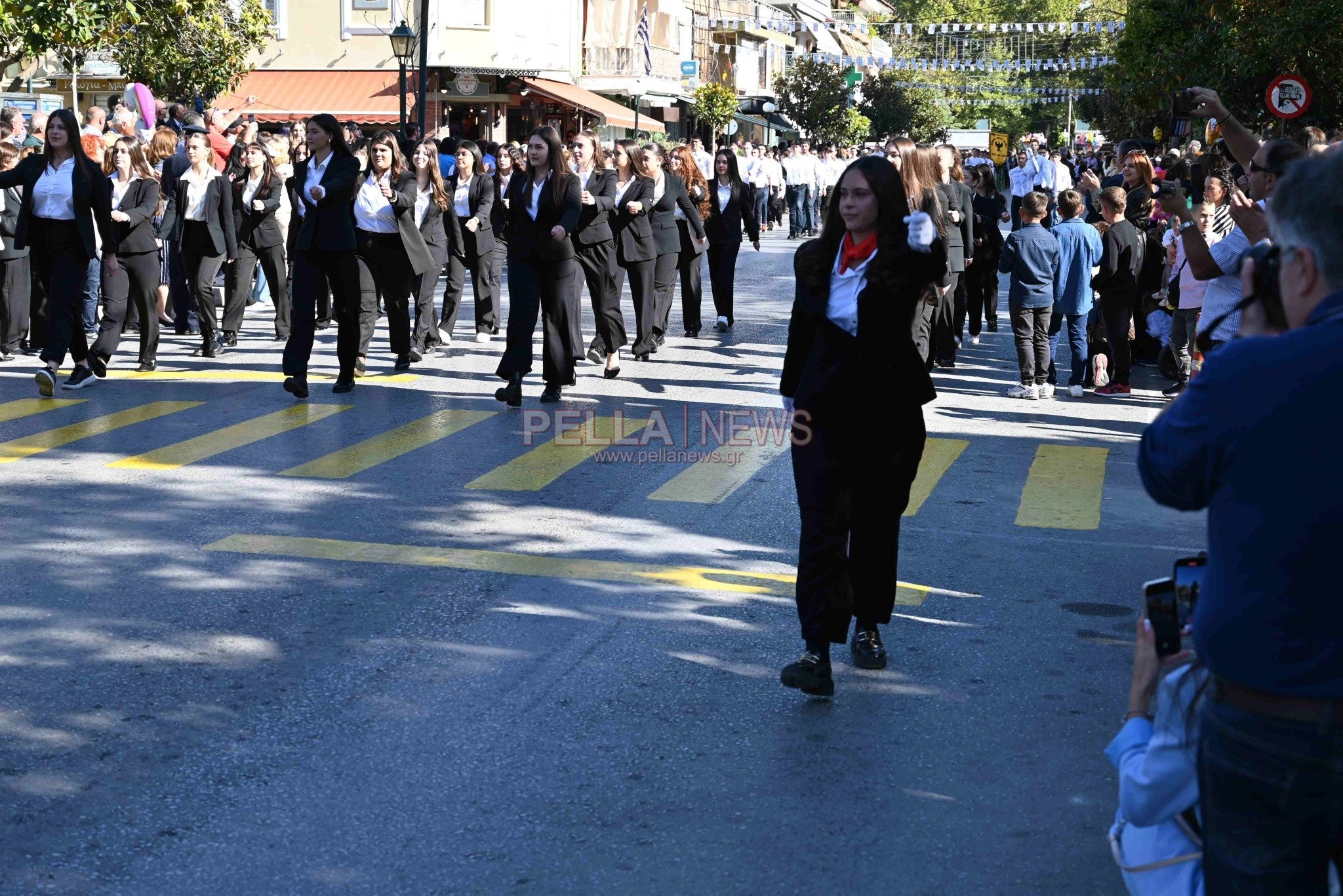 Σκύδρα: Σχολεία και πολιτιστικοί σύλλογοι παρέλασαν περήφανα τιμώντας το ηρωικό "ΟΧΙ"