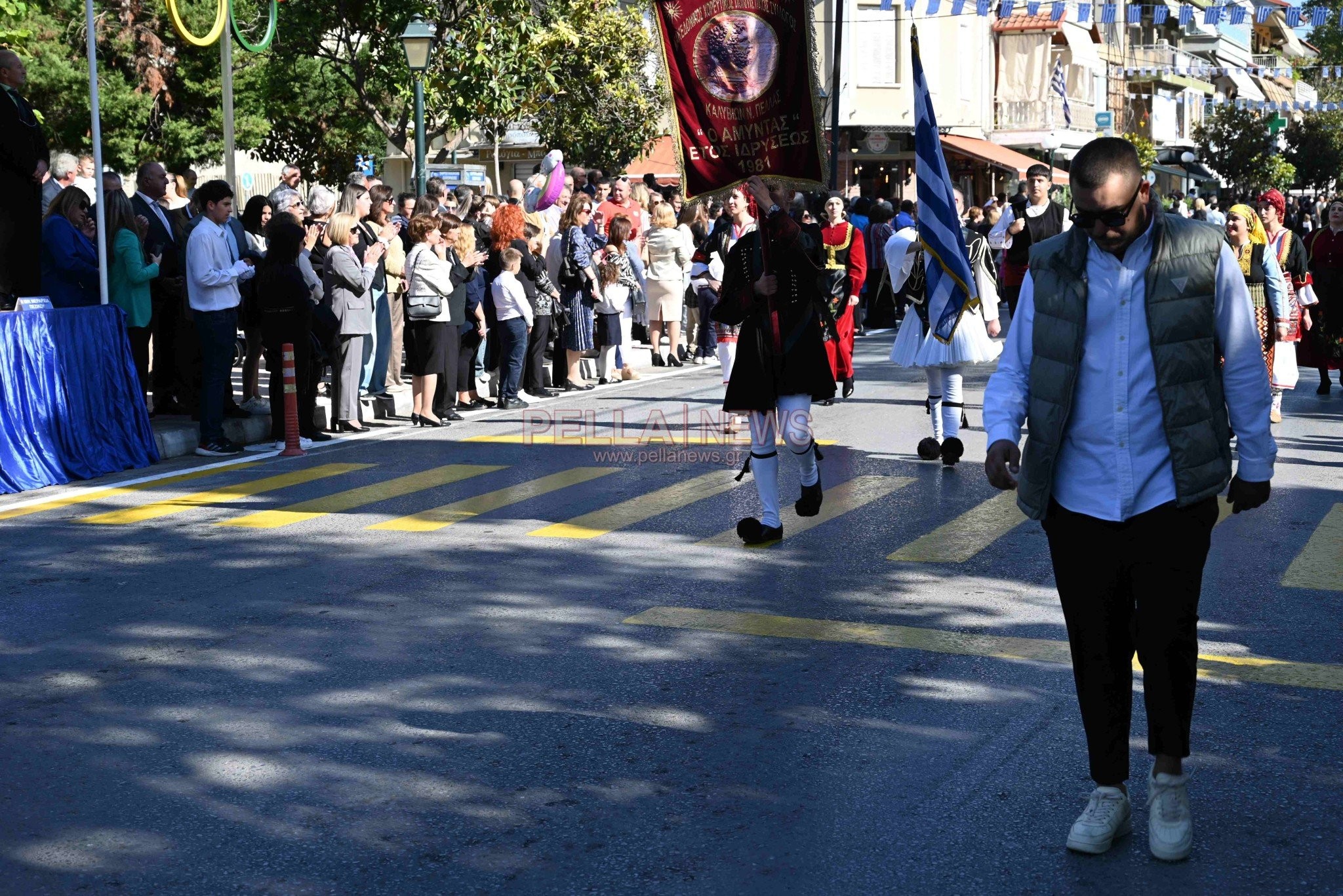 Παρέλαση 28ης Οκτωβρίου στη Σκύδρα: Ένα χειροκρότημα και για τους εκπαιδευτικούς