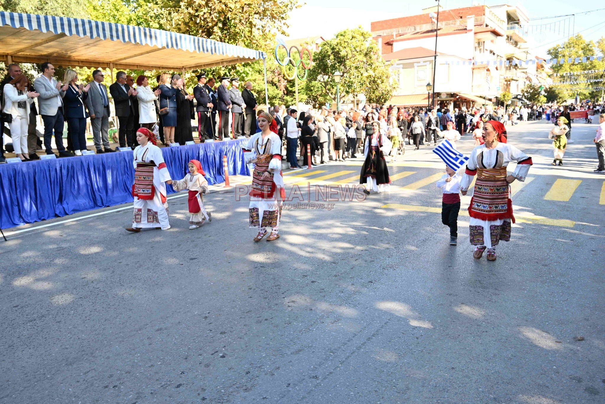 Σκύδρα: Σχολεία και πολιτιστικοί σύλλογοι παρέλασαν περήφανα τιμώντας το ηρωικό "ΟΧΙ"