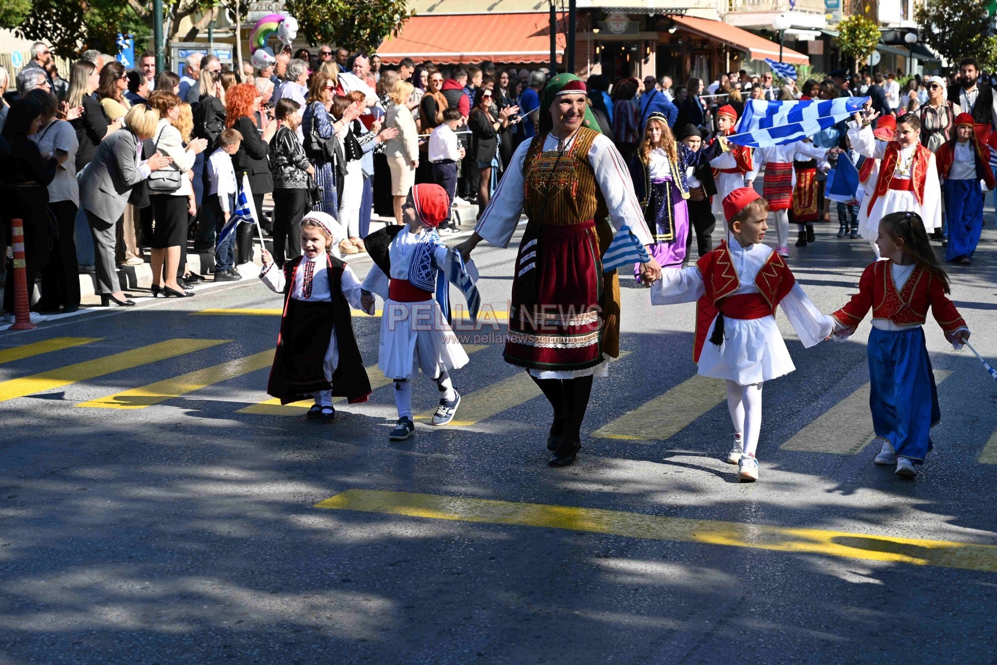 Σκύδρα: Σχολεία και πολιτιστικοί σύλλογοι παρέλασαν περήφανα τιμώντας το ηρωικό "ΟΧΙ"