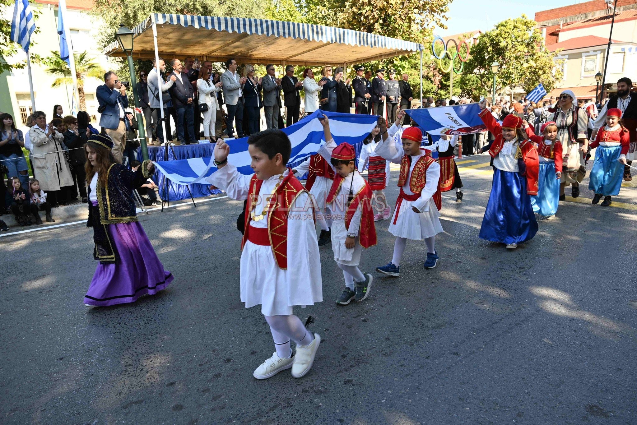 Σκύδρα: Σχολεία και πολιτιστικοί σύλλογοι παρέλασαν περήφανα τιμώντας το ηρωικό "ΟΧΙ"