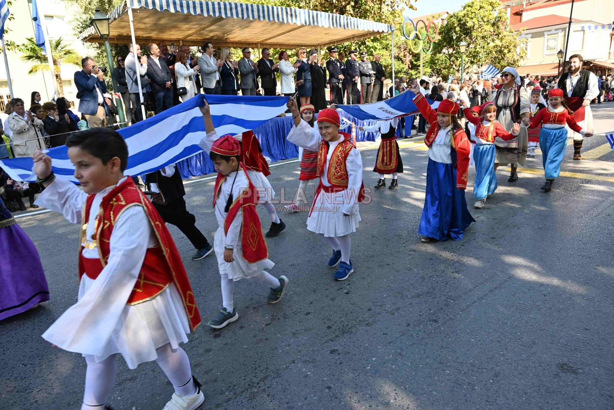 Σκύδρα: Σχολεία και πολιτιστικοί σύλλογοι παρέλασαν περήφανα τιμώντας το ηρωικό "ΟΧΙ"