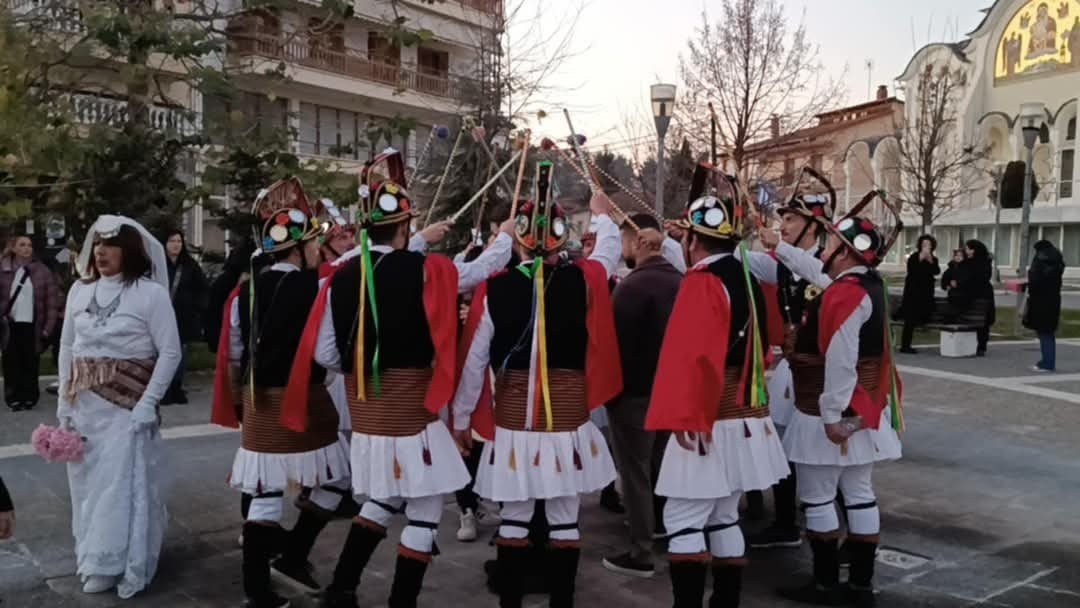 Οι Μωμόγεροι στην Αξιούπολη: Μια Ζωντανή Παράδοση