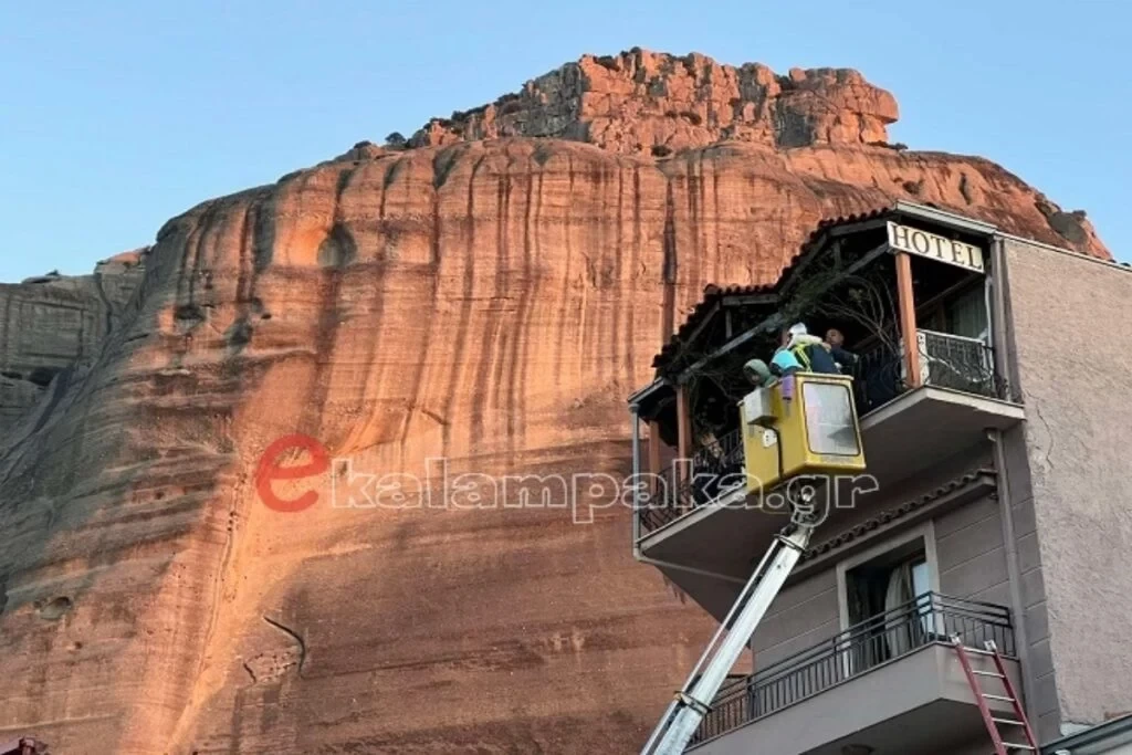 Καλαμπάκα: Φωτιά σε κεντρικό ξενοδοχείο - Επιχείρηση απεγκλωβισμού των ενοίκων