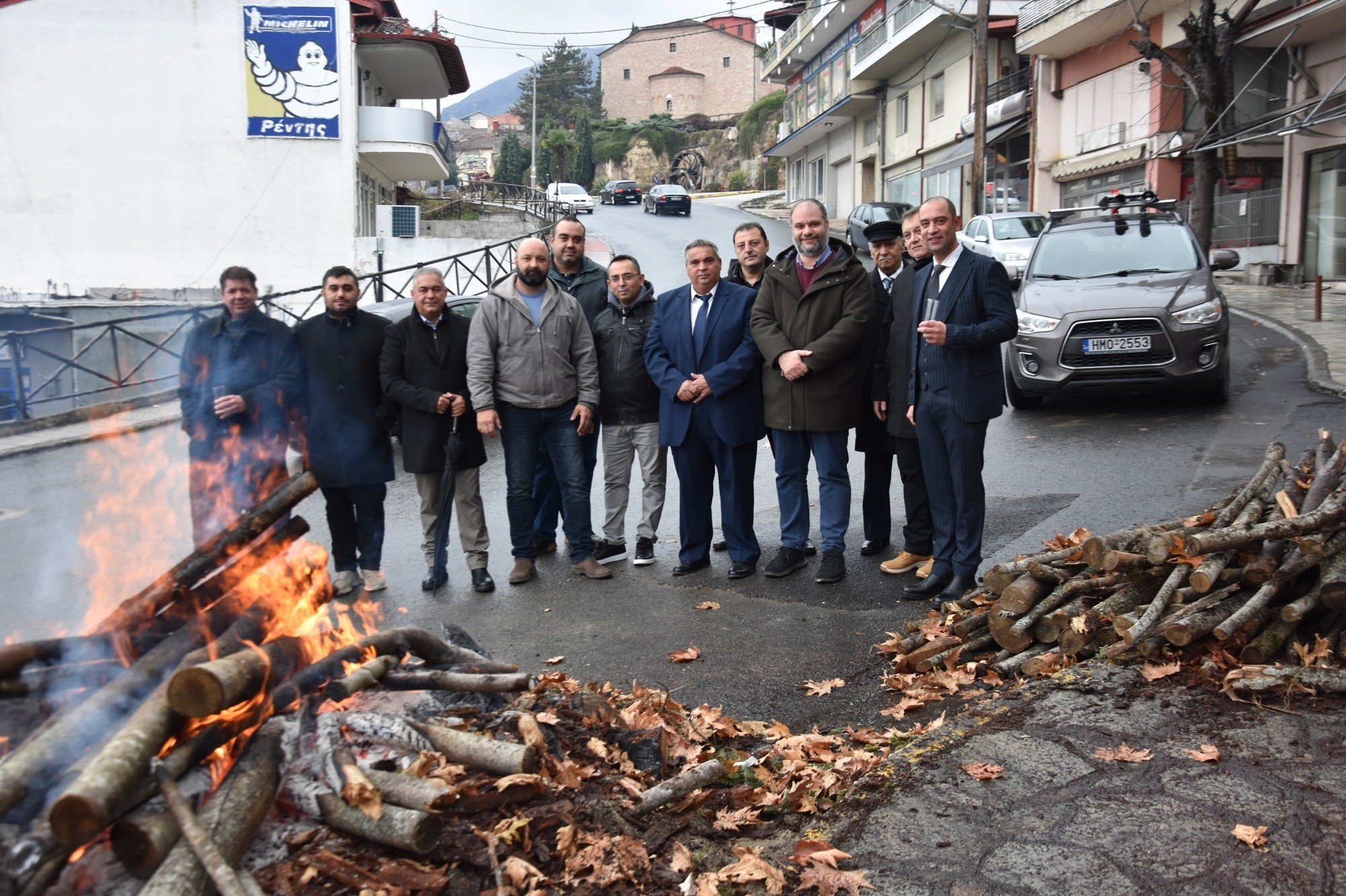 Επίσκεψη του Δημάρχου στο Γηροκομείο και στους παραδοσιακούς Καρτσιούνους της Νάουσας (φώτος)