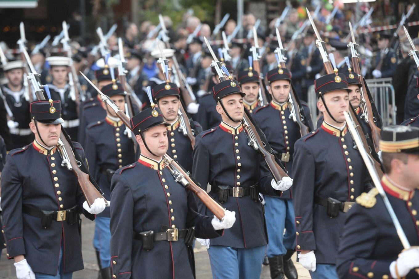 Με τιμές εν ενεργεία πρωθυπουργού το τελευταίο αντίο στον Κώστα Σημίτη