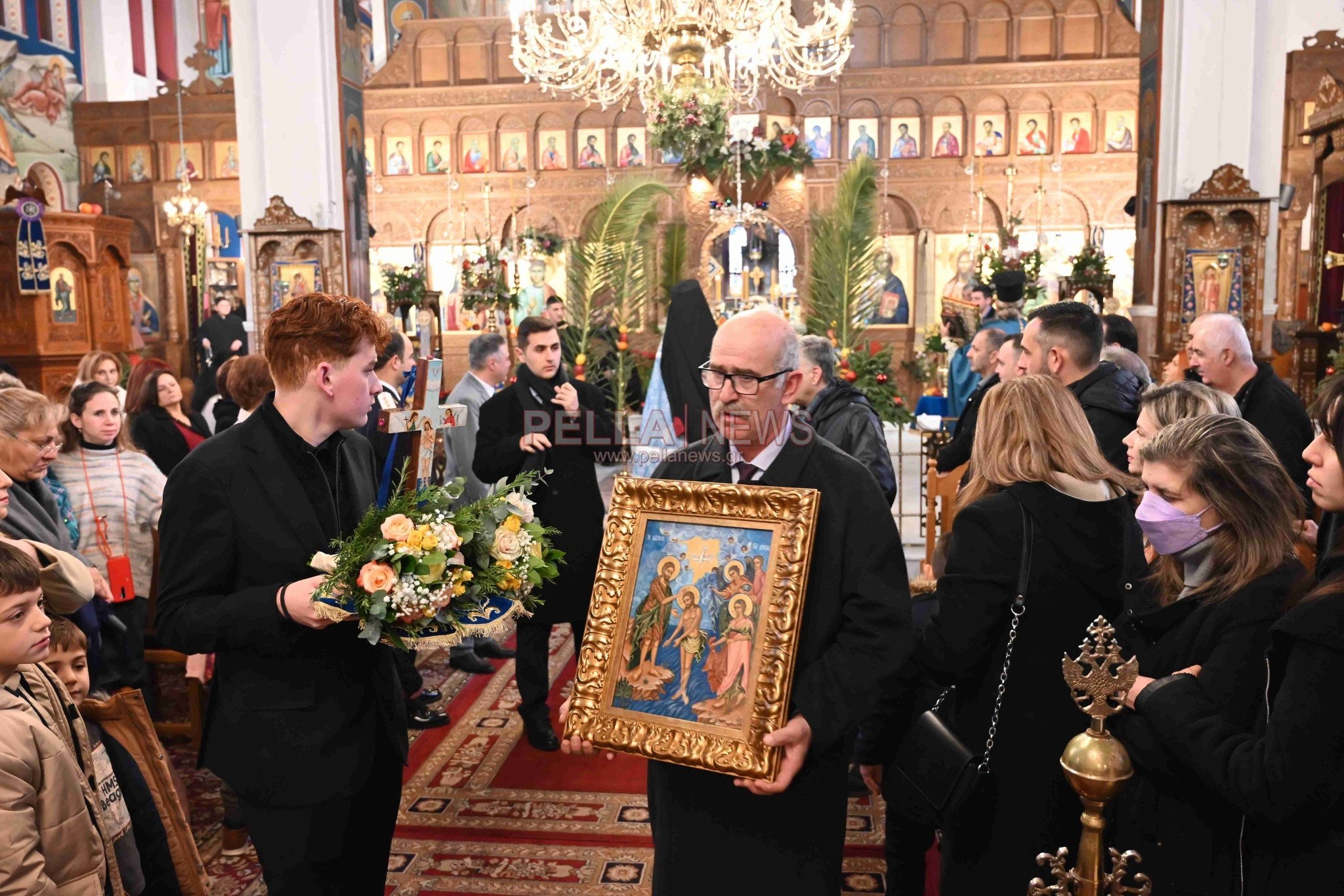 Σκύδρα: Με λαμπρότητα ο αγιασμός των υδάτων – Ο 33χρονος Αναστάσιος Κρακουλί έπιασε τον σταυρό (ΦΩΤΟ+Video)