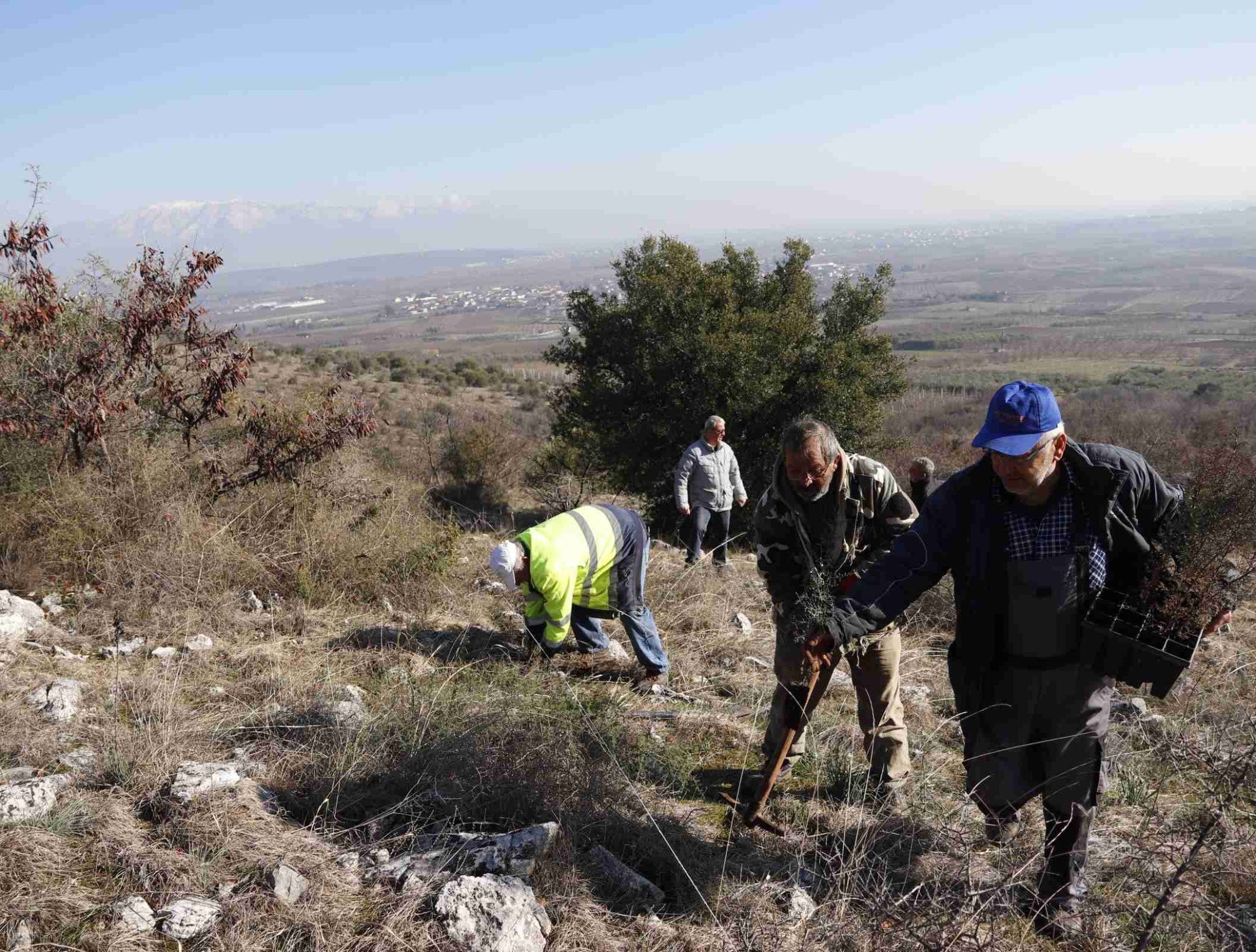 Περιβαλλοντική Πρωτοβουλία Σεβαστειανών: Συνεχίζει τις δενδροφυτεύσεις, στέλνει μηνύματα και αναμένει στο «ακουστικό»!