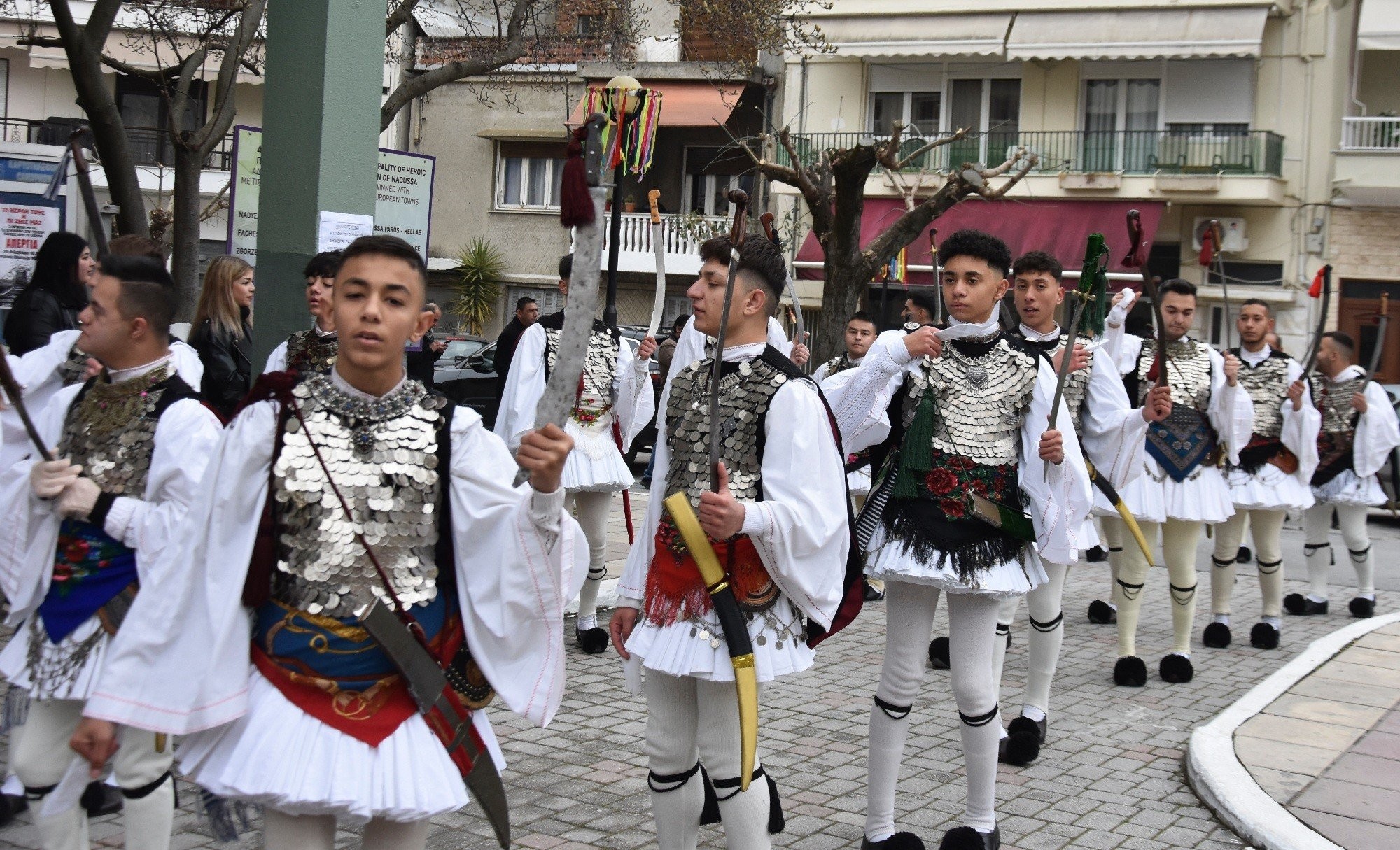 Οι «Γενίτσαροι και Μπούλες» ή «Μπούλες» στο Δημαρχείο χωρίς τον «πρόσωπο»