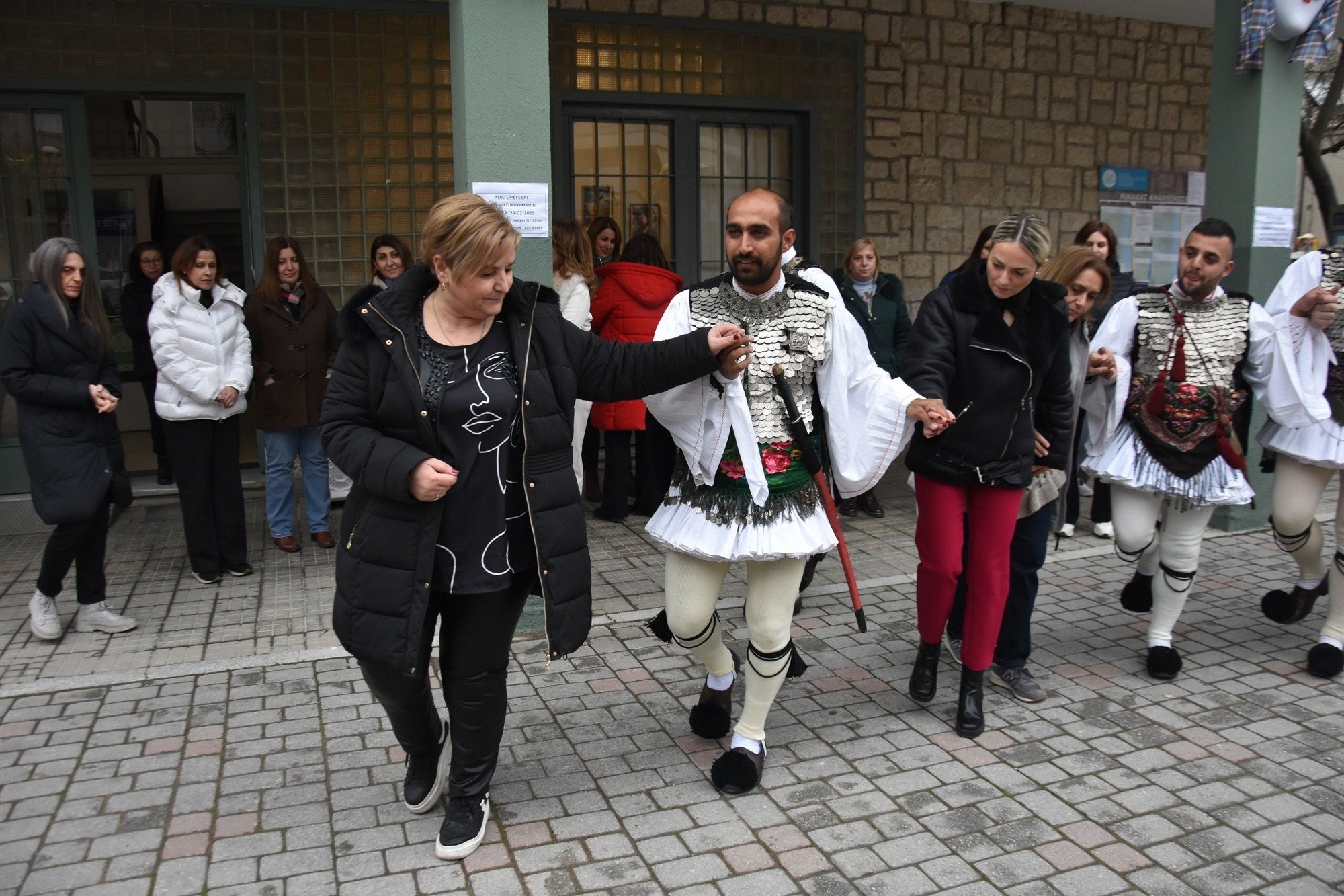 Οι «Γενίτσαροι και Μπούλες» ή «Μπούλες» στο Δημαρχείο χωρίς τον «πρόσωπο»