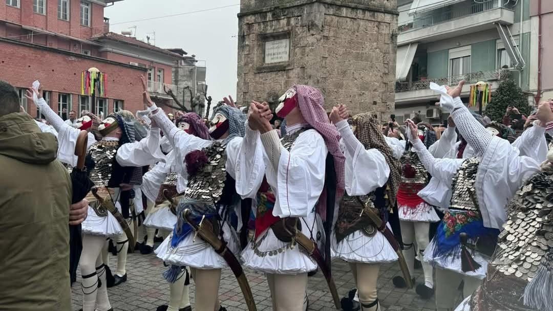 Χιλιάδες κόσμος στη Νάουσα τις απόκριες