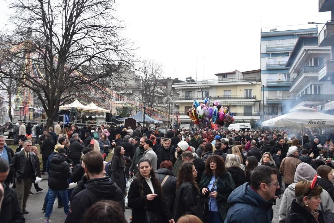 Χιλιάδες κόσμος στη Νάουσα τις απόκριες