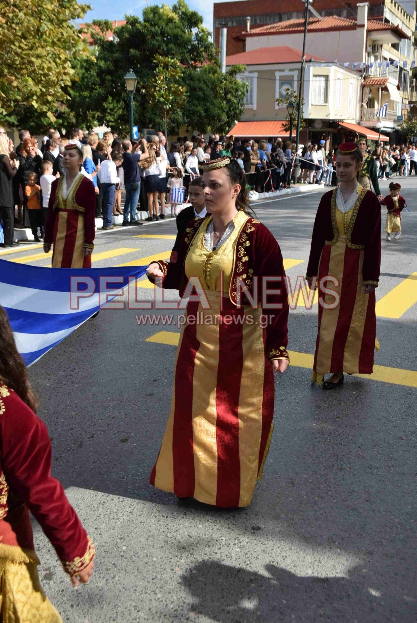 Με περηφάνεια και ενθουσιασμό παρέλασαν οι πολιτιστικοί σύλλογοι του Δήμου Σκύδρας