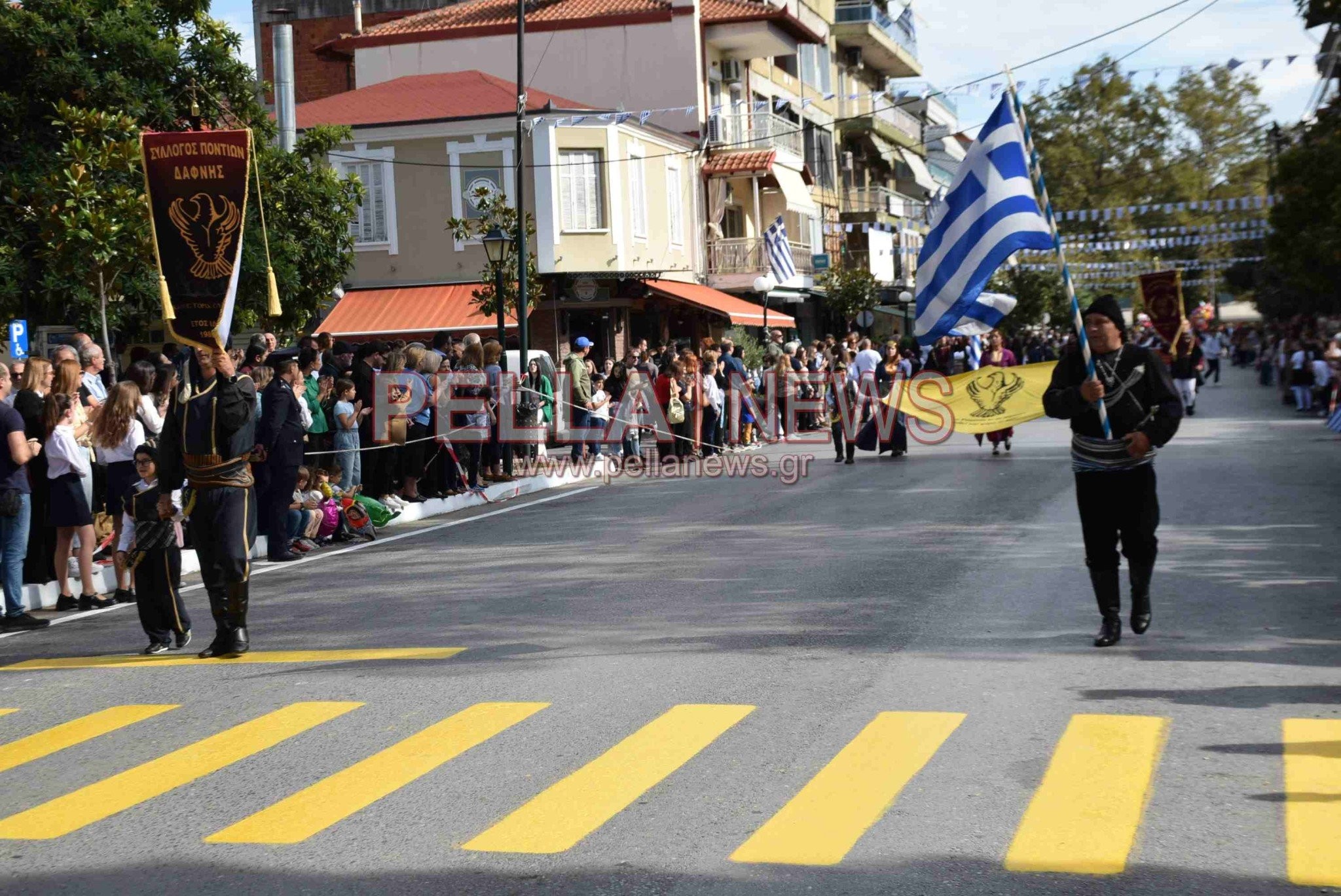 Με περηφάνεια και ενθουσιασμό παρέλασαν οι πολιτιστικοί σύλλογοι του Δήμου Σκύδρας