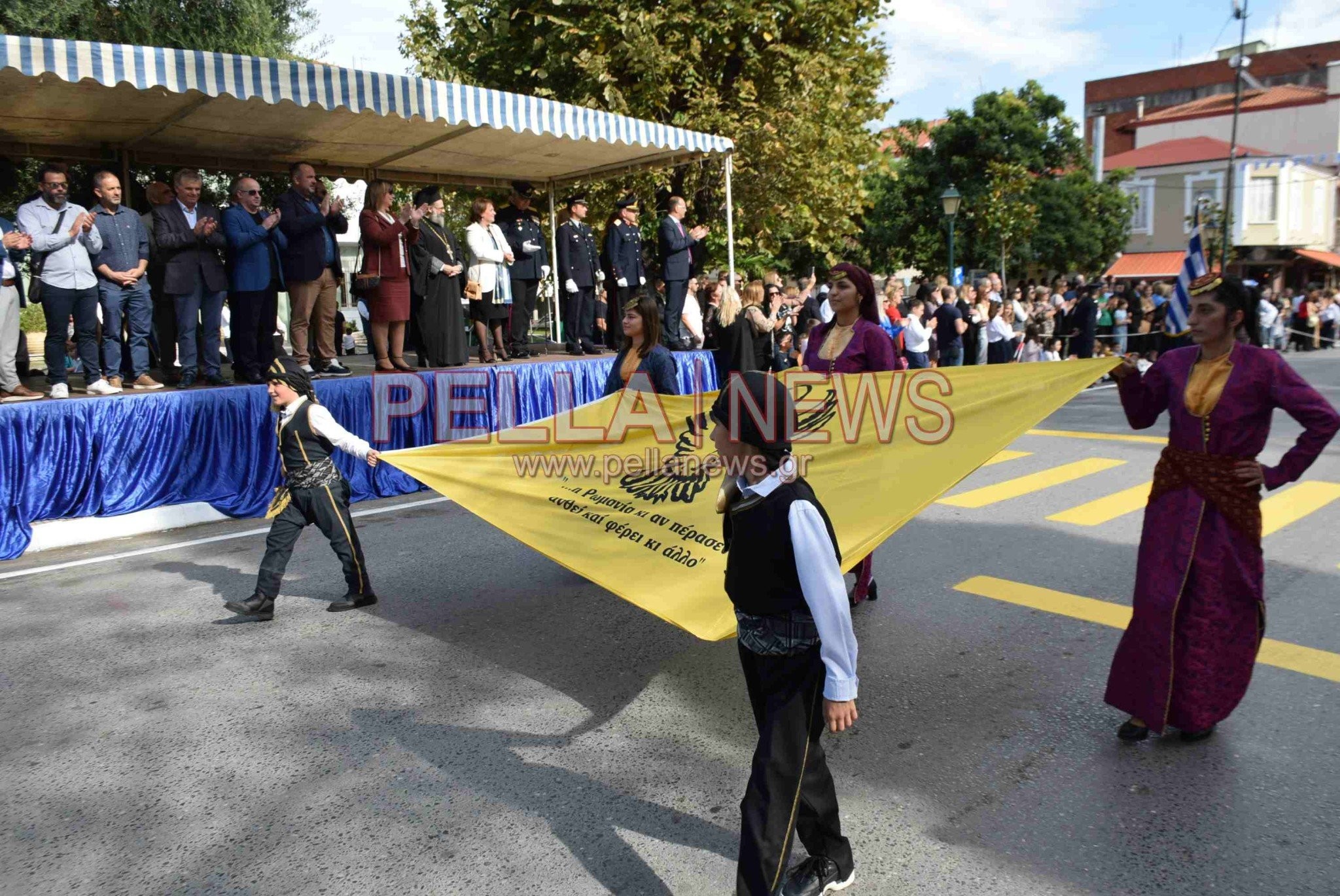 Με περηφάνεια και ενθουσιασμό παρέλασαν οι πολιτιστικοί σύλλογοι του Δήμου Σκύδρας