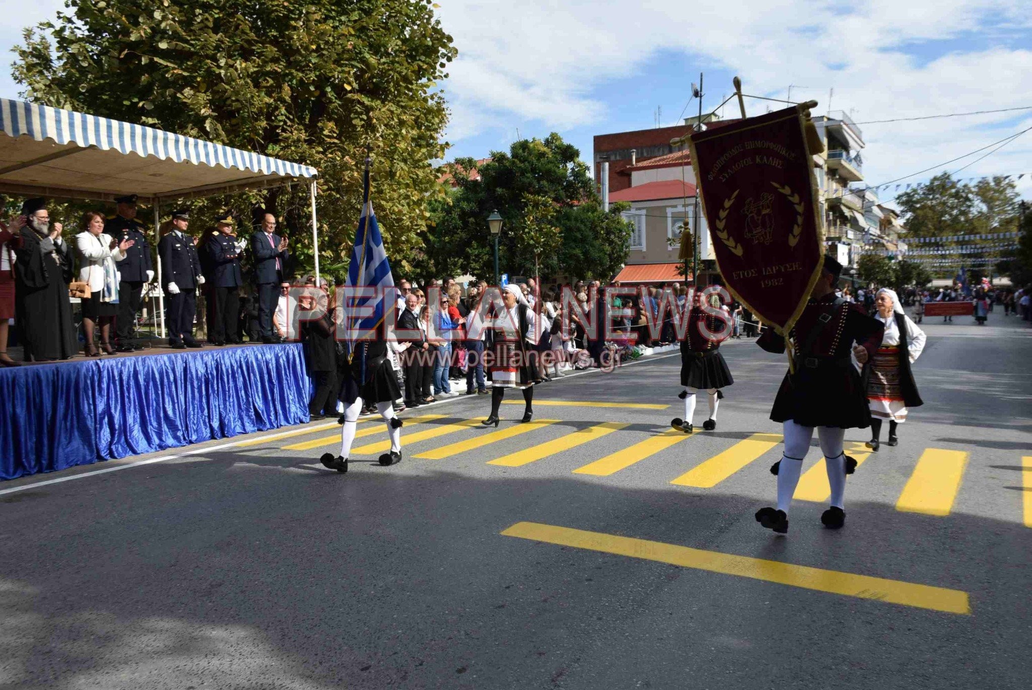 Με περηφάνεια και ενθουσιασμό παρέλασαν οι πολιτιστικοί σύλλογοι του Δήμου Σκύδρας