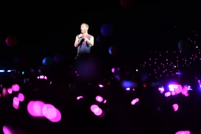 Coldplay: Το συγκρότημα που «έριξε» το ΟΑΚΑ - Δείτε βίντεο και φωτογραφίες