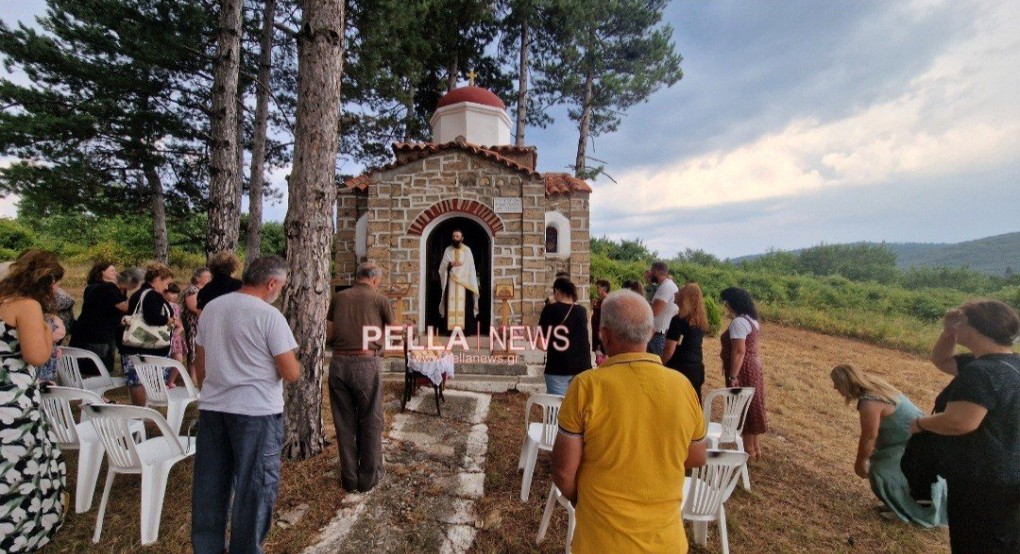 Αρχάγγελος Αλμωπίας: Πανηγυρικός Εσπερινός στο εξωκλήσι του Προφήτη Ηλία