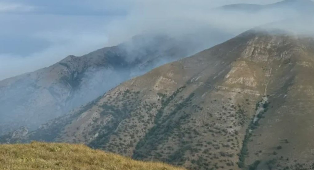 Μαίνεται για 28η μέρα η φωτιά στο όρος Όρβηλος: Έγγραφο στην κυβέρνηση από τον δήμο Σιντικής – «Kαίγεται το βουνό επί ένα μήνα»