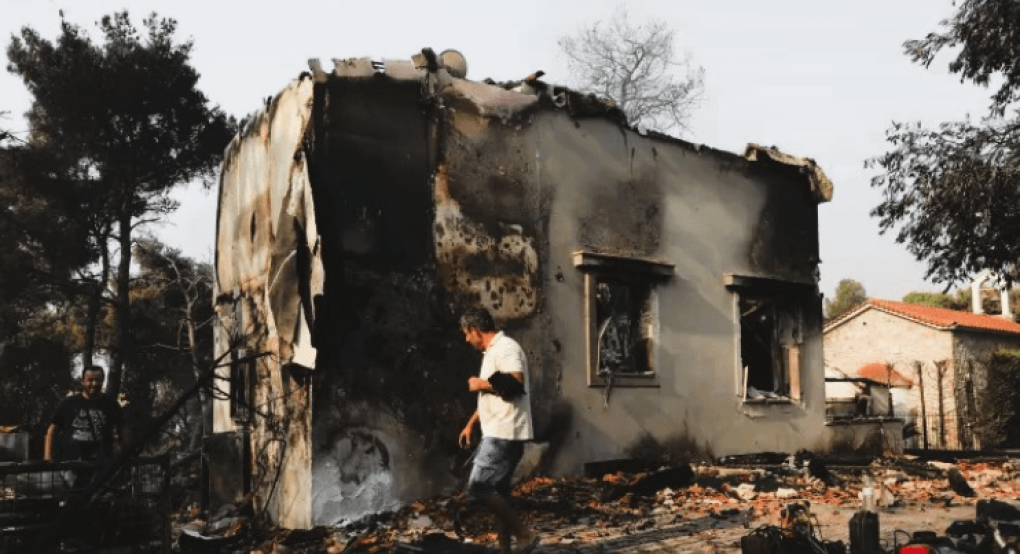 Φωτιά στην Αττική: Καταγγελίες και φόβοι για πλιάτσικο στις καμένες περιοχές