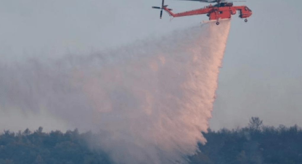 Πύρινη «κόλαση» στο Ρέθυμνο: Έφτασαν στις αυλές σπιτιών οι φλόγες - Μεταβαίνει στο σημείο ο Κικίλιας