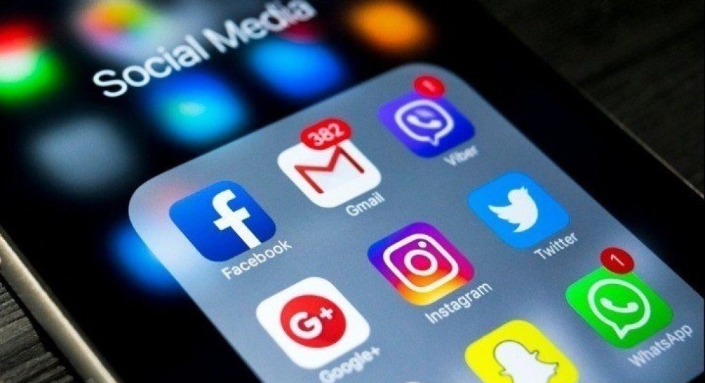 Οι αρχές στις ΗΠΑ κατηγορούν κολοσσούς των social media για «μαζική παρακολούθηση» χρηστών