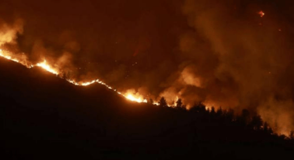 Φωτιά στο Ξυλόκαστρο: Κλειστός ο αυτοκινητόδρομος Κορίνθου – Πατρών