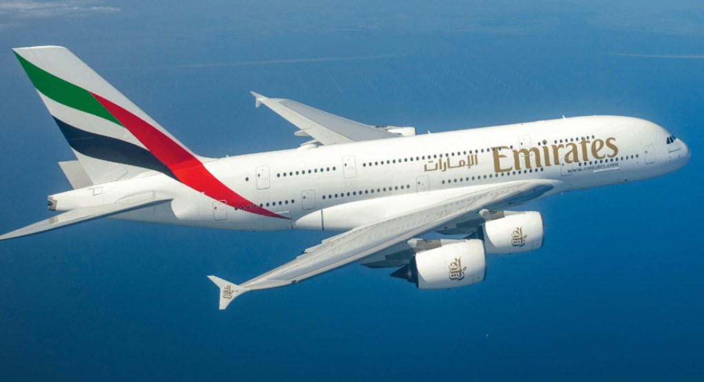 Emirates: Απαγόρευσε τη μεταφορά βομβητών και walkie-talkie στα αεροπλάνα της